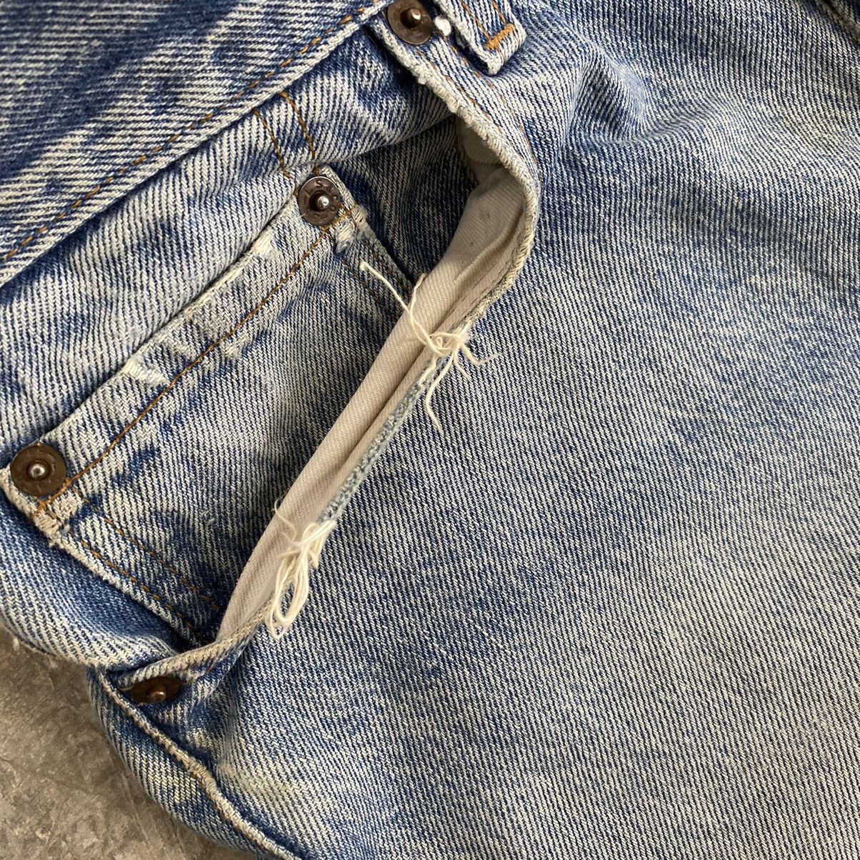 Levi's Vintage 80’s Levis 501 Faded Blue Ripped Denim Jeans Size US 31 - 14 Thumbnail