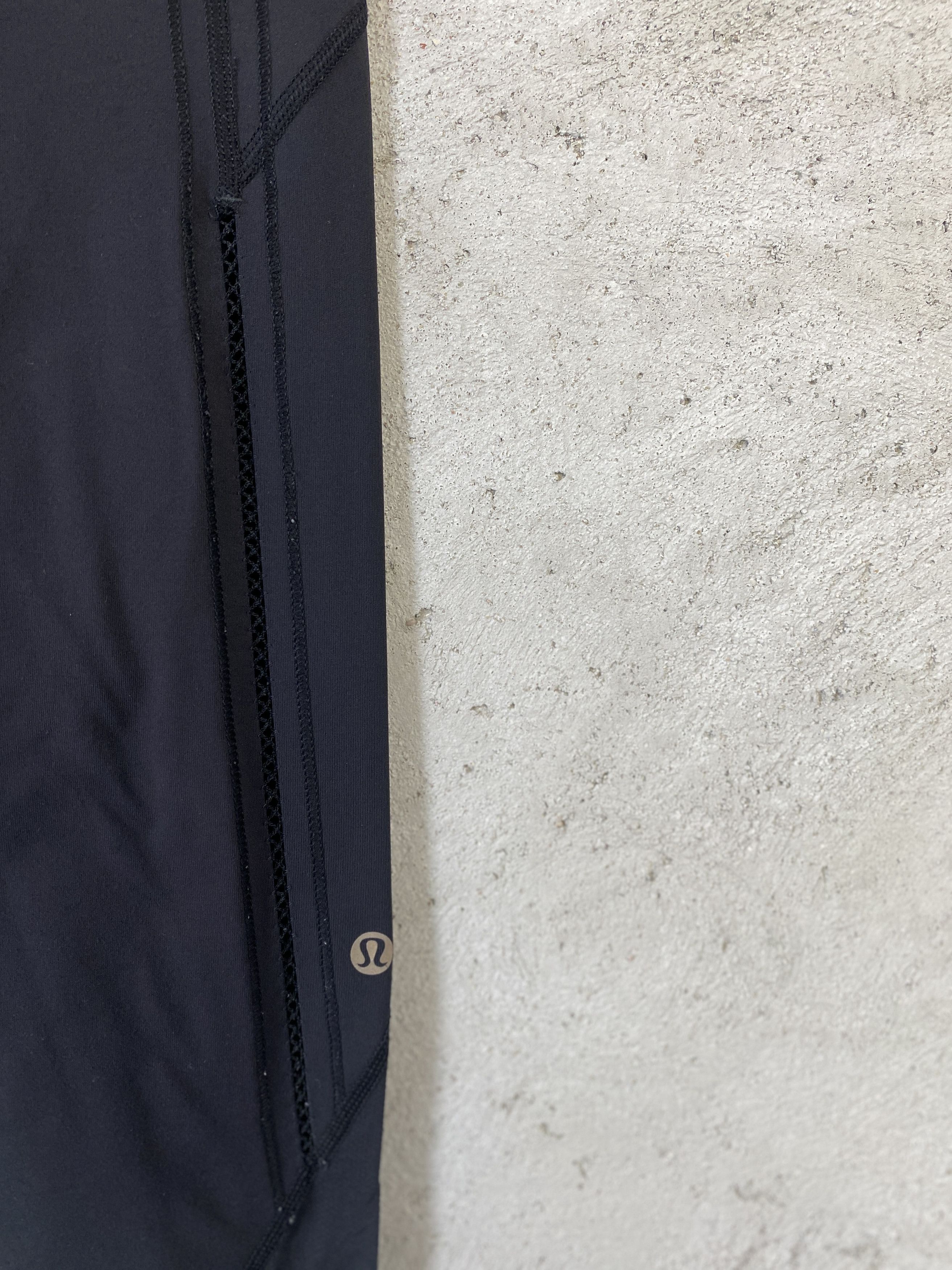 Lululemon Lululemon capri short leggings sport casual Size 27" / US 4 / IT 40 - 2 Thumbnail