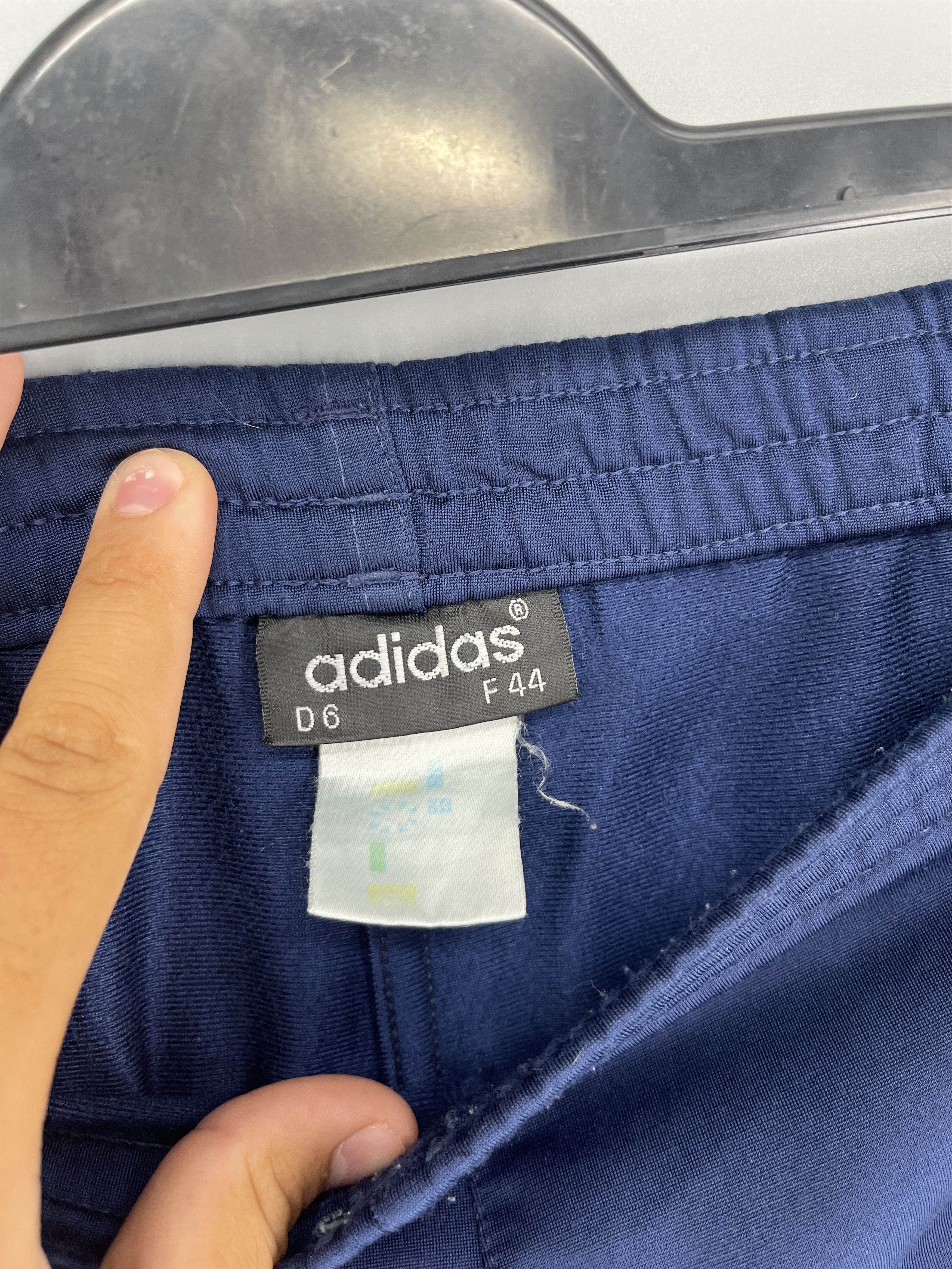 Adidas 90s Vintage Adidas Streetwear Mini Logo Shorts Travis Style Size US 36 / EU 52 - 7 Thumbnail
