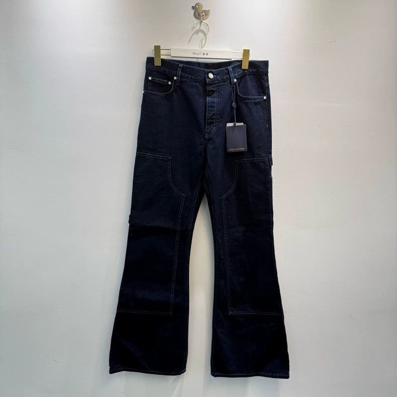 Louis Vuitton Louis Vuitton 25 new pearl button panel high-waist flared Size US 29 - 1 Thumbnail