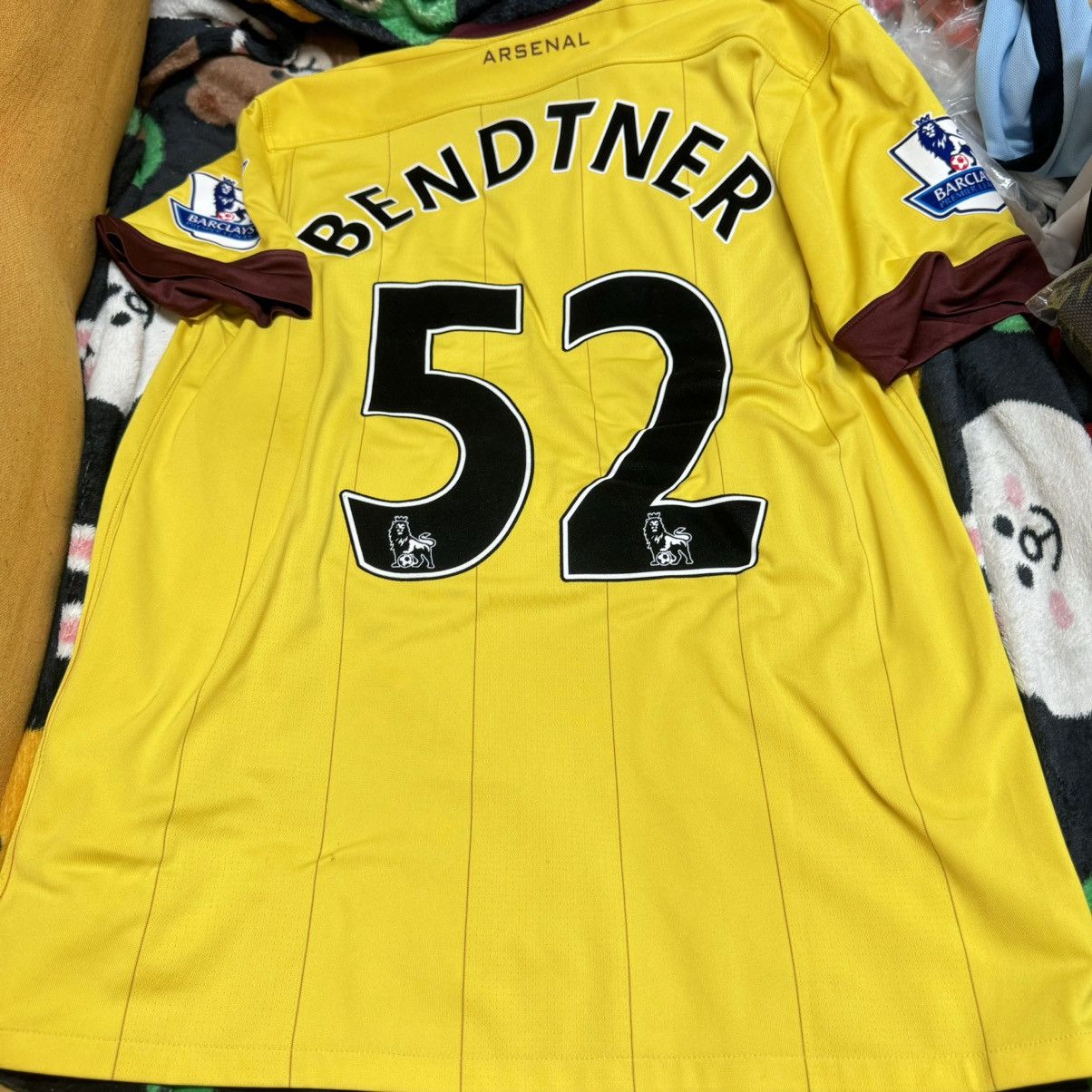 Nike Arsenal 10/11 away shirt #52 Bendtner Size US M / EU 48-50 / 2 - 2 Thumbnail