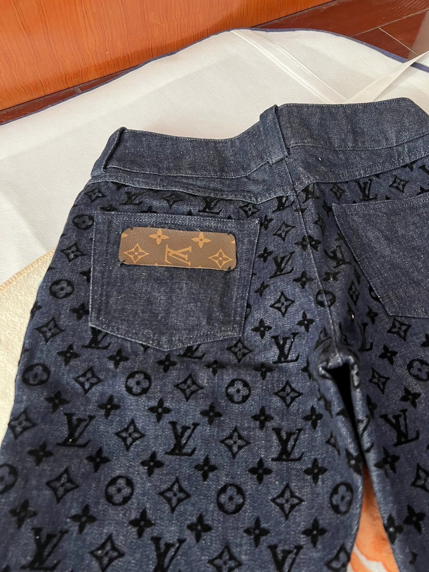 Louis Vuitton Louis Vuitton all-over print jeans, size 38 Size 26" / US 2 / IT 38 - 4 Thumbnail