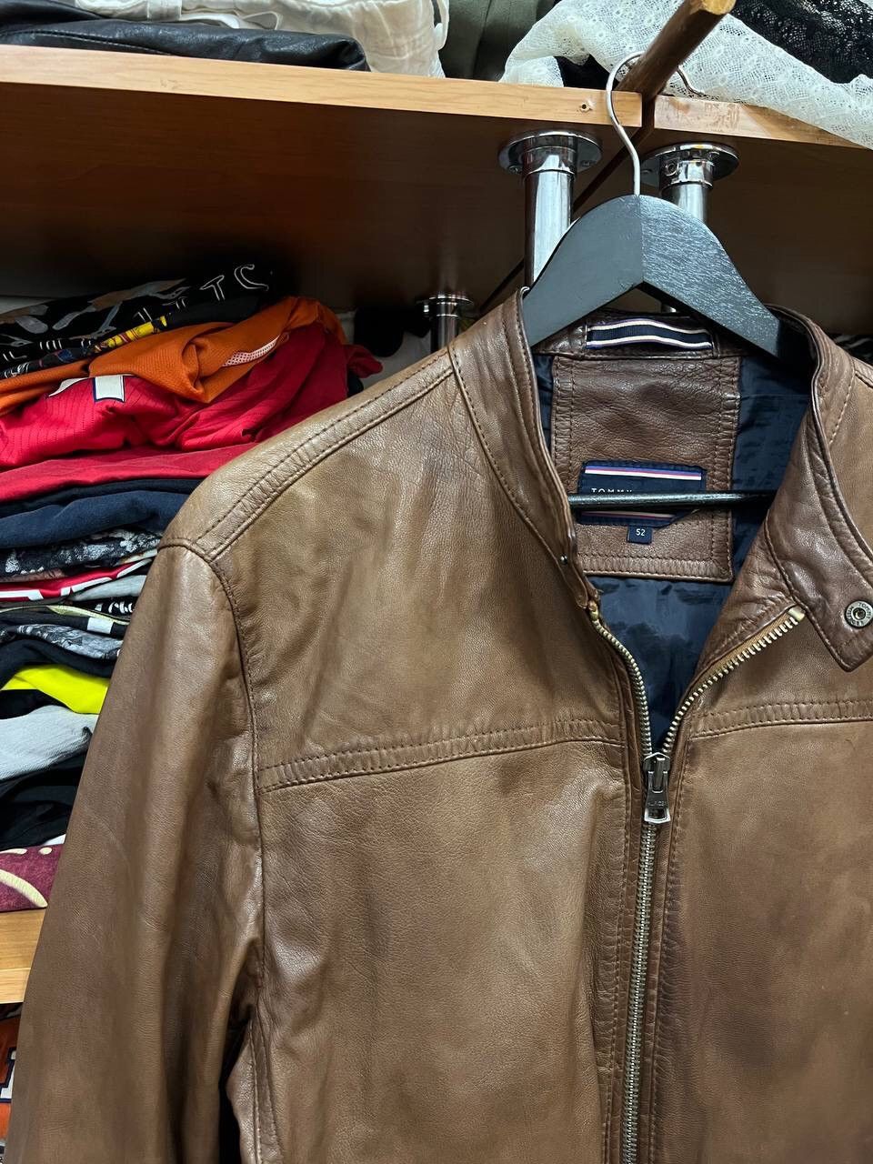 Tommy Hilfiger Vintage Tommy Hilfiger Brown Leather Jacket 1990s Size US L / EU 52-54 / 3 - 2 Thumbnail