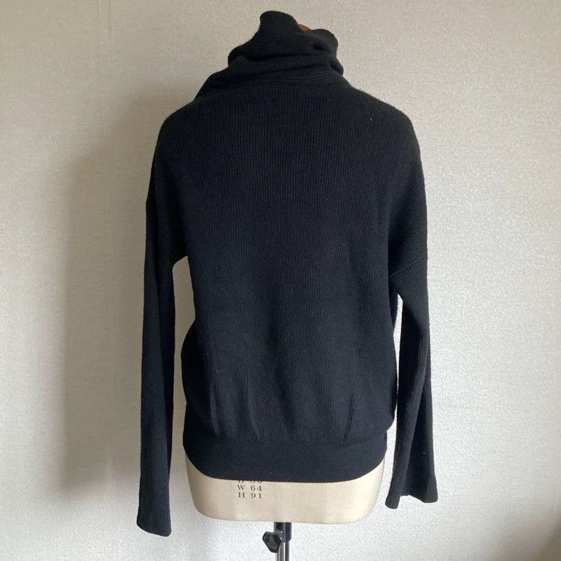 Loro Piana LORO PIANA She's wearing a cashmere cardigan Size L / US 10 / IT 46 - 5 Thumbnail