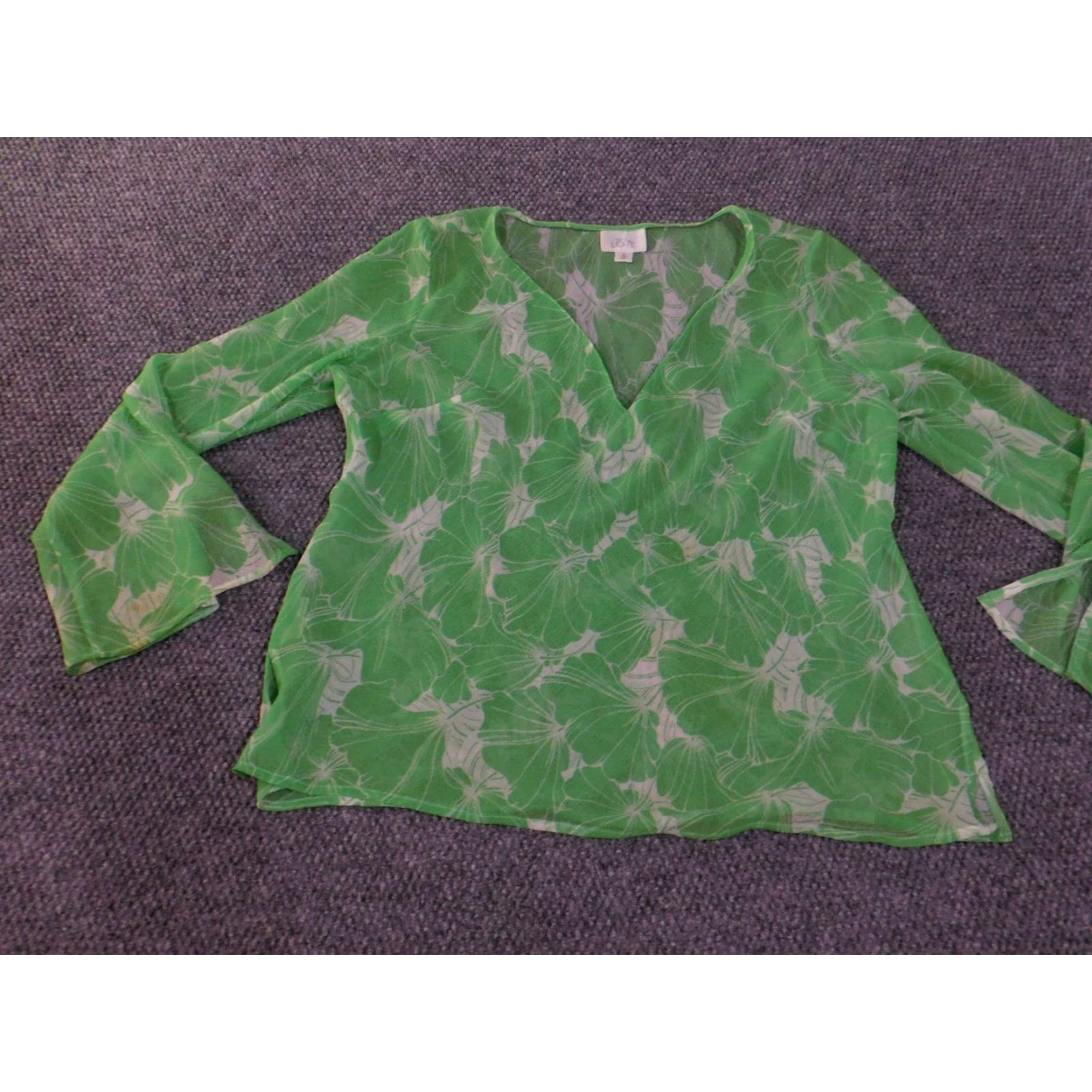 Ann Taylor Loft Blouse XL Green Floral V-Neck Long Sleeve Pullover Lightweight Womens Knit Polyester Casual Ann Taylor Loft Size XL / US 12-14 / IT 48-50 - 4 Thumbnail