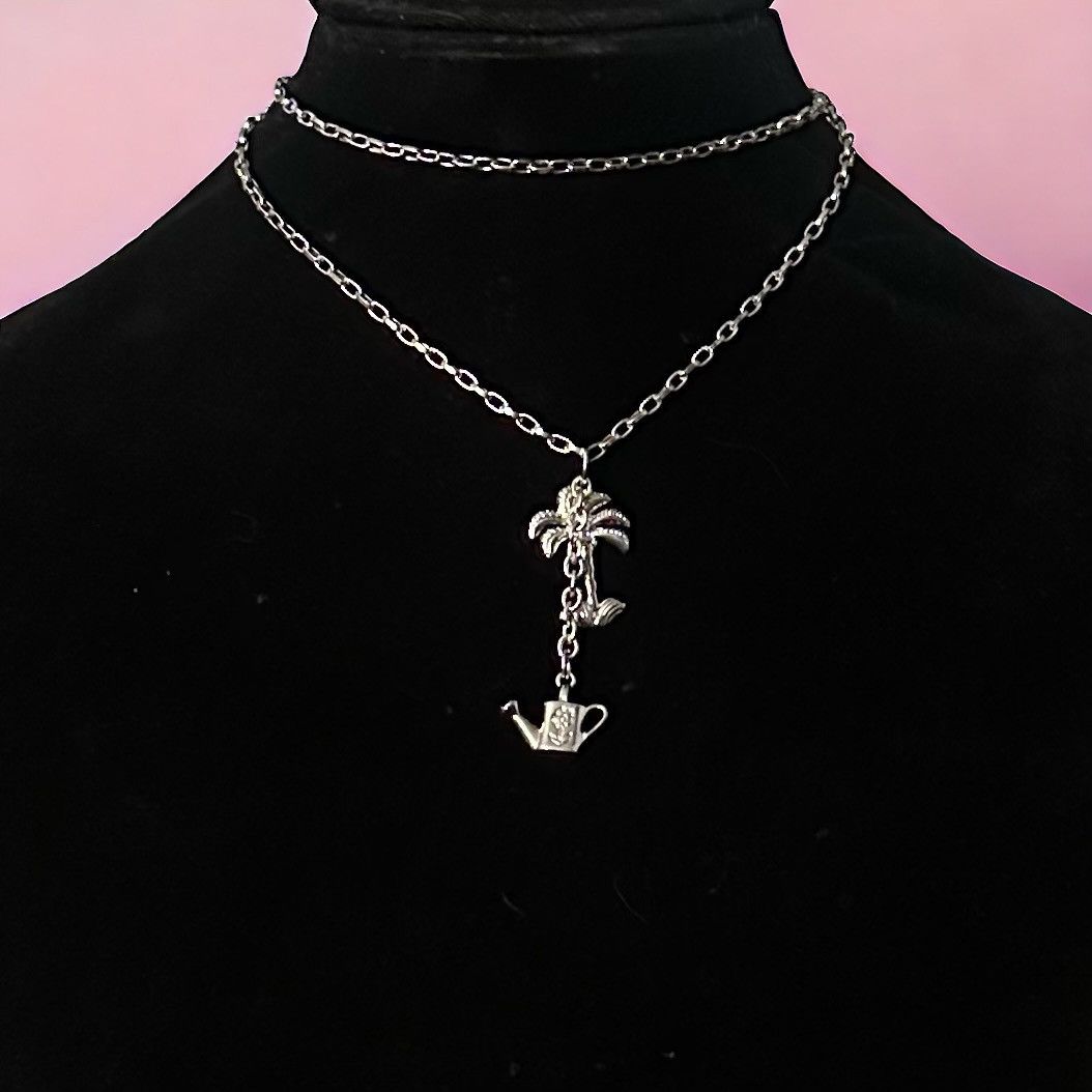 Other Bijoux Stella palm tree and watering can pendant necklace Size ONE SIZE - 1 Thumbnail