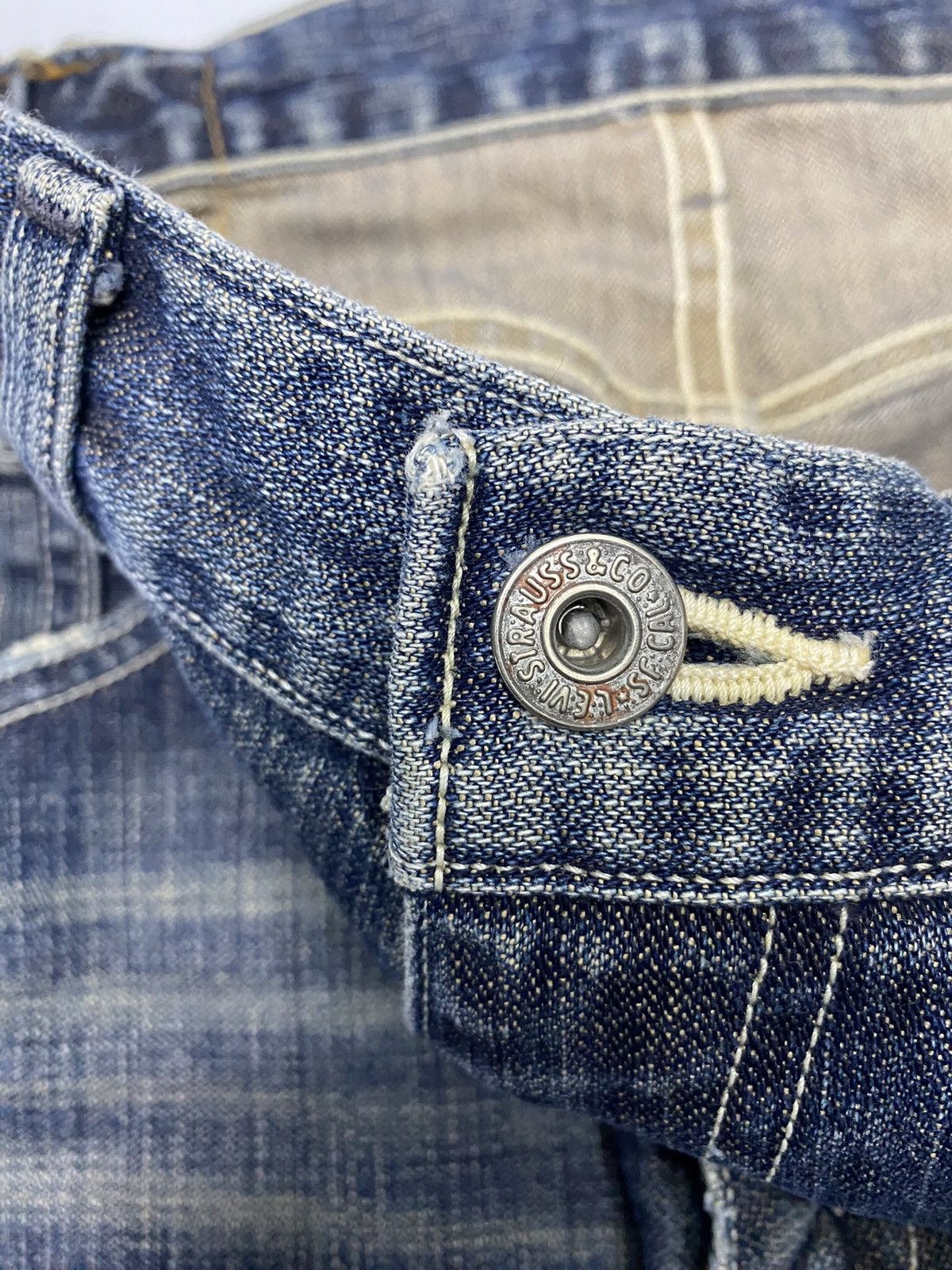 🔥LEVIS 502 JAPAN STRAIGHT LEG DISTRESSED DENIM JEANS