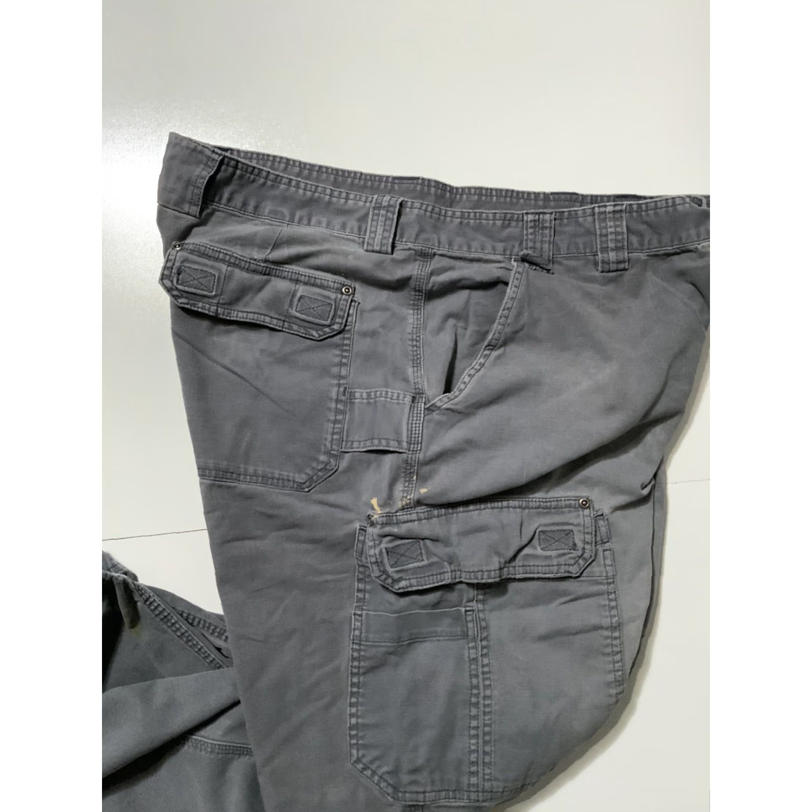 Vintage Duluth Trading Co. Flex Fire Hose Workwear Distressed Gray Cargo Utility Pants Mens 42 Regular 30in Inseam Gray Cargo Distressed Workwear Mens Pants Size US 42 / EU 58 - 5 Thumbnail