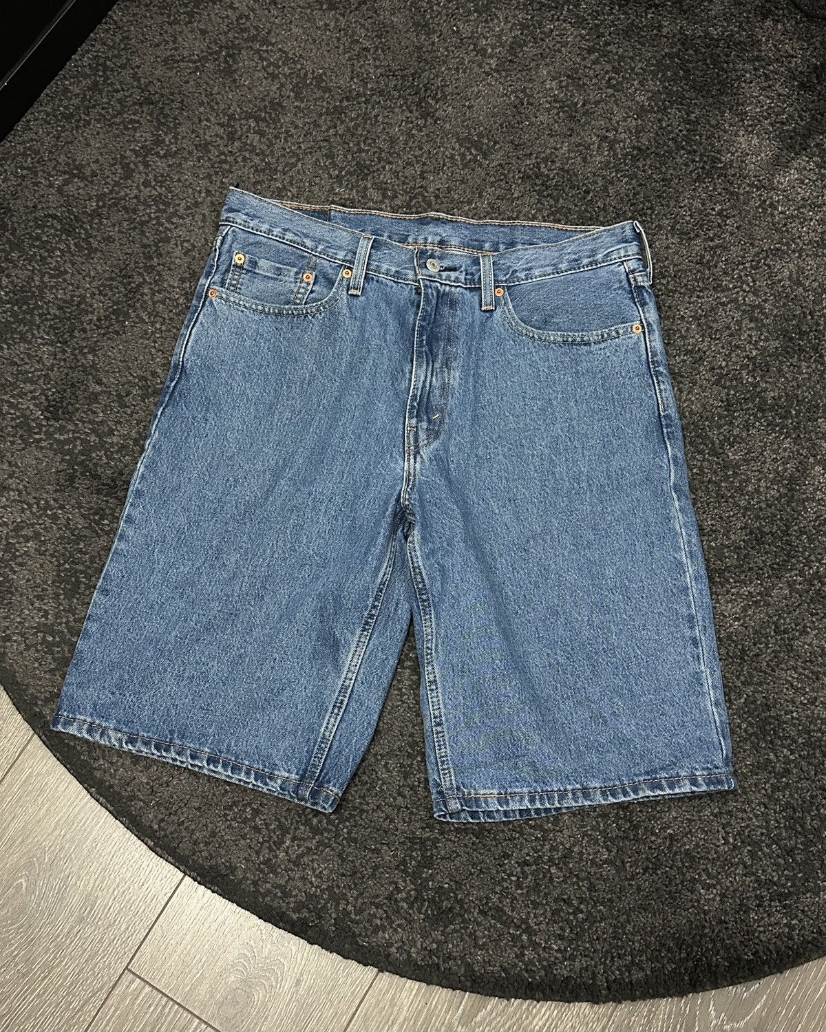 Levi's Levi’s Denim Shorts Size US 33 - 1 Thumbnail