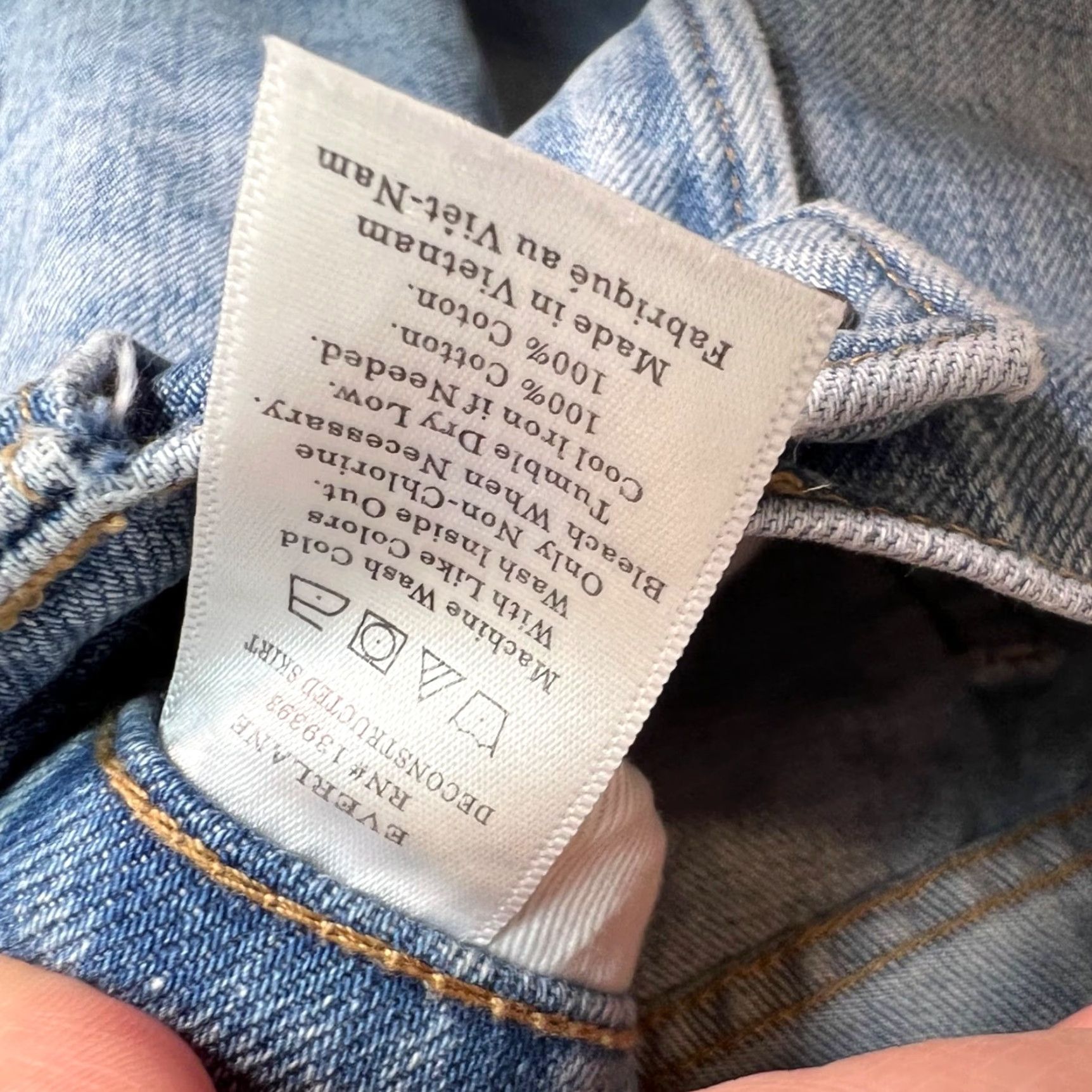 Everlane Everlane Denim Reconstructed Skirt Womens Size 27 Blue Frayed Hem Pockets Mini Short Casual Summer Spring Fall Size 27" / US 4 / IT 40 - 4 Thumbnail