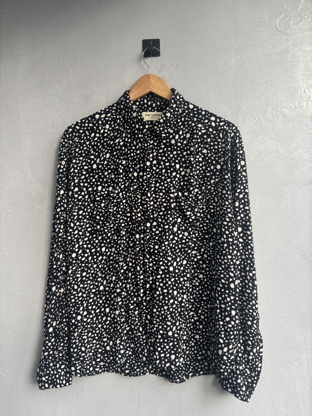 Saint Laurent Paris Saint Laurent SS2019 viscose leopard shirt Size US L / EU 52-54 / 3 - 2 Thumbnail