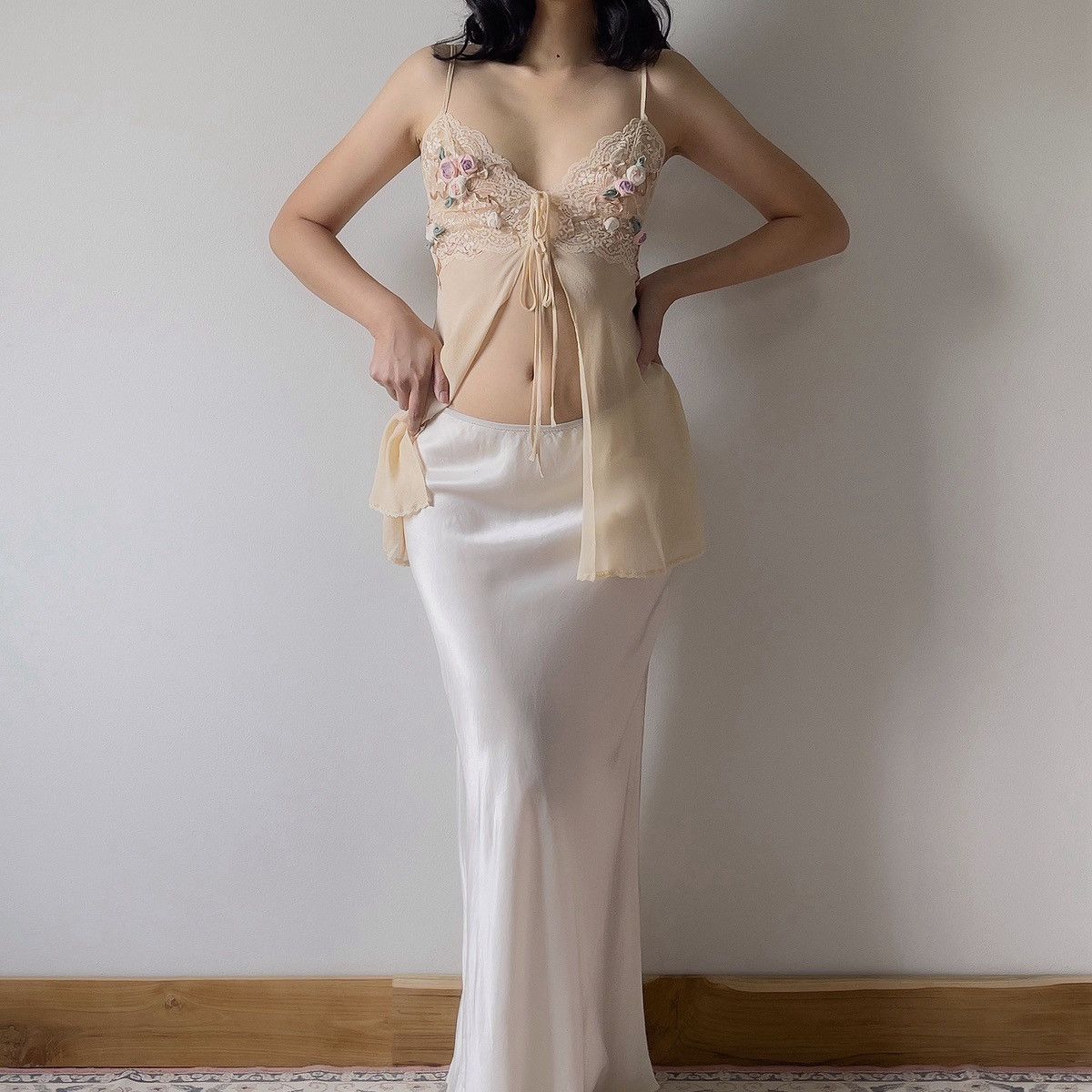 Victoria's Secret Victoria’s Secret Cream Silk Chiffon Camisole (S) Size S / US 4 / IT 40 - 8 Thumbnail