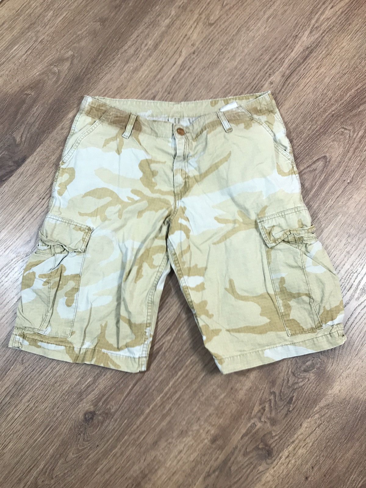 Carhartt × Vintage Vintage Carhartt Khaki Shorts Size US 31 - 1 Thumbnail