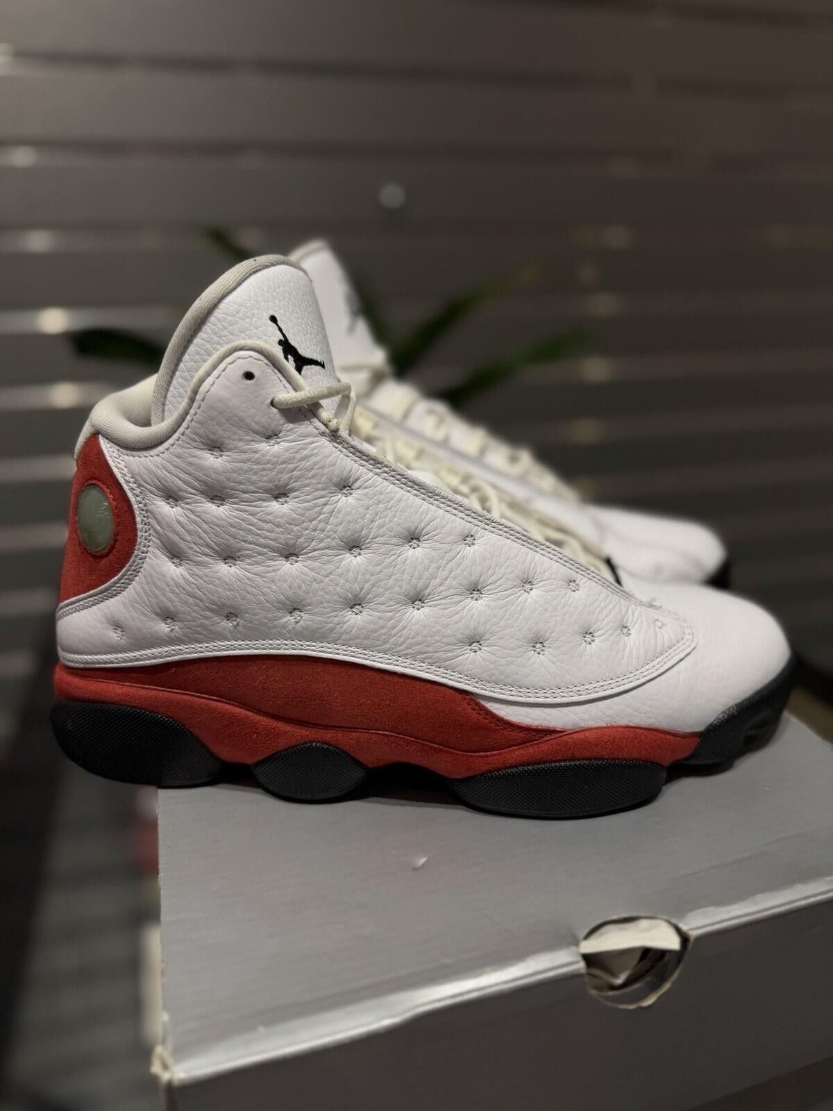 Jordan Brand Jordan Air Jordan 13 Retro Chicago White Red Black Size (10) Size US 10 / EU 43 - 1 Thumbnail