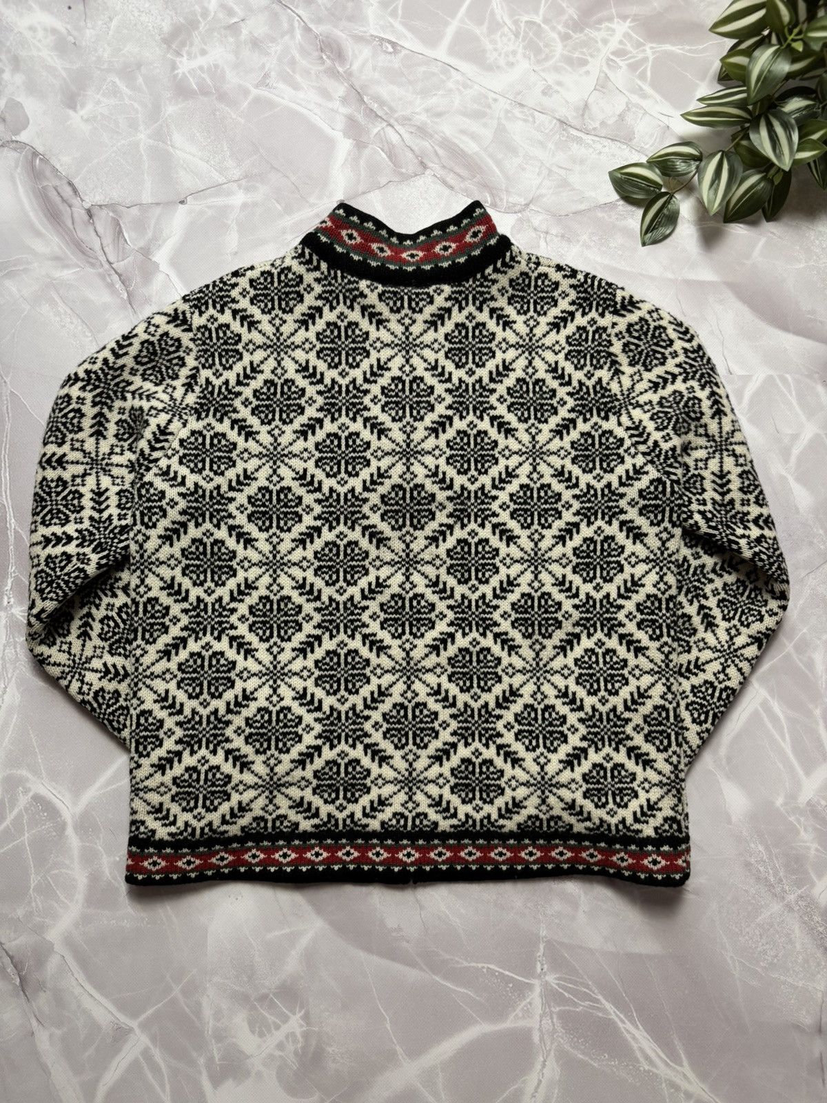 L.L. Bean Vintage LL Bean Nordic Fair Isle Wool Sweater Womens M Size M / US 6-8 / IT 42-44 - 5 Thumbnail
