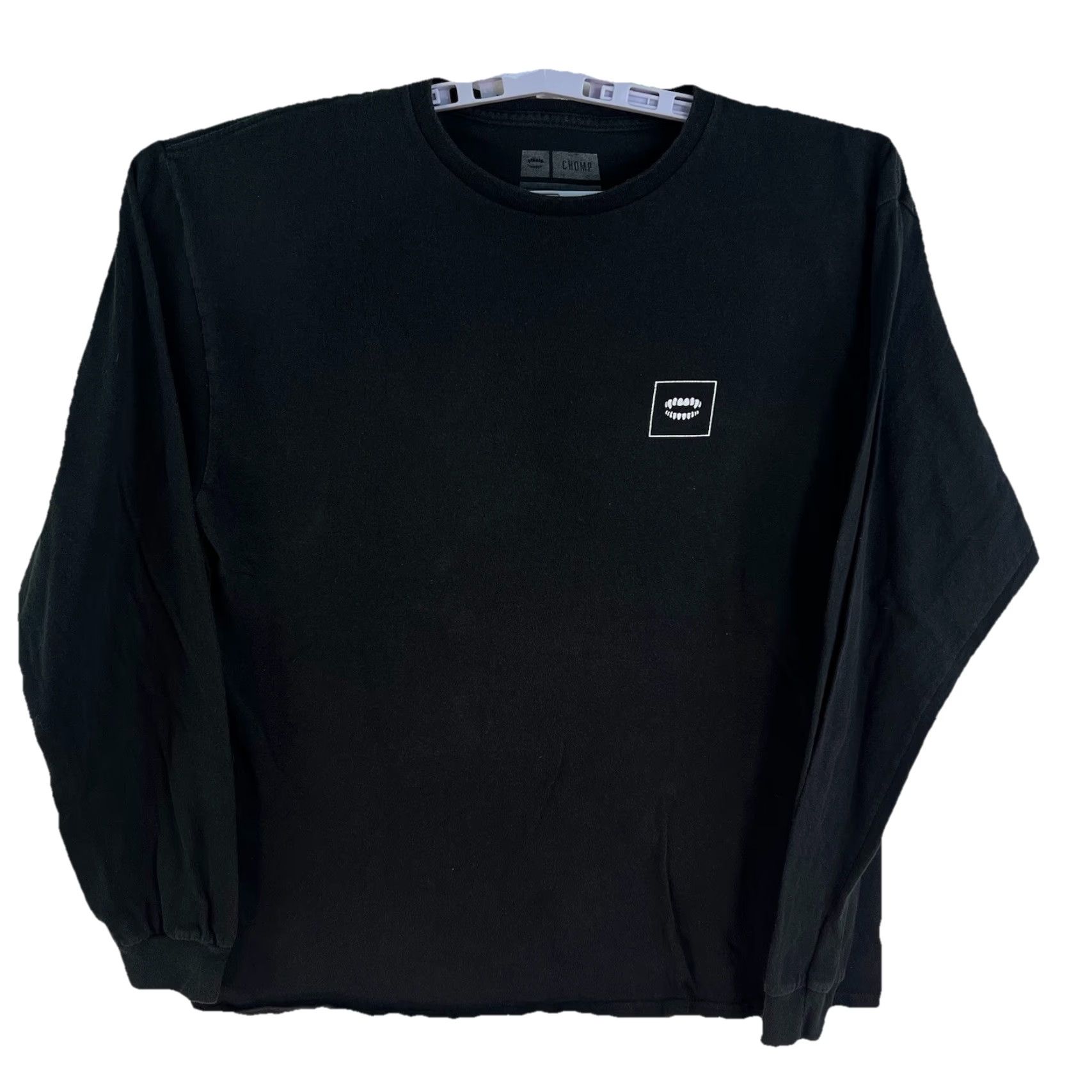 Vintage VINTAGE Chomp Surf T-Shirt Womens L Black Long Sleeve Size L / US 10 / IT 46 - 2 Thumbnail