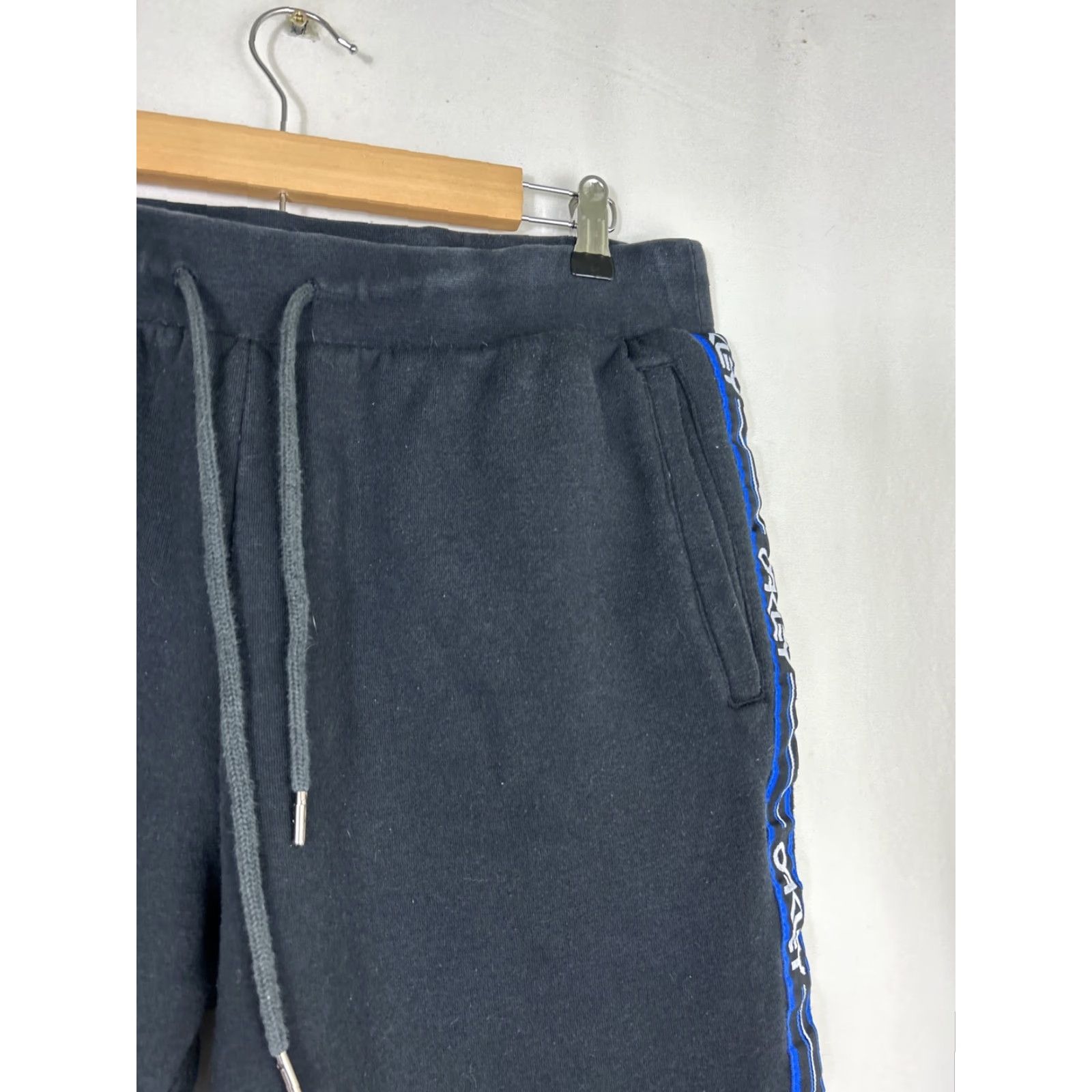 Oakley Oakley Mens Large Custom Fit Joggers Ankle Piping Blue Black 34x28 Stains Size US 33 - 6 Thumbnail