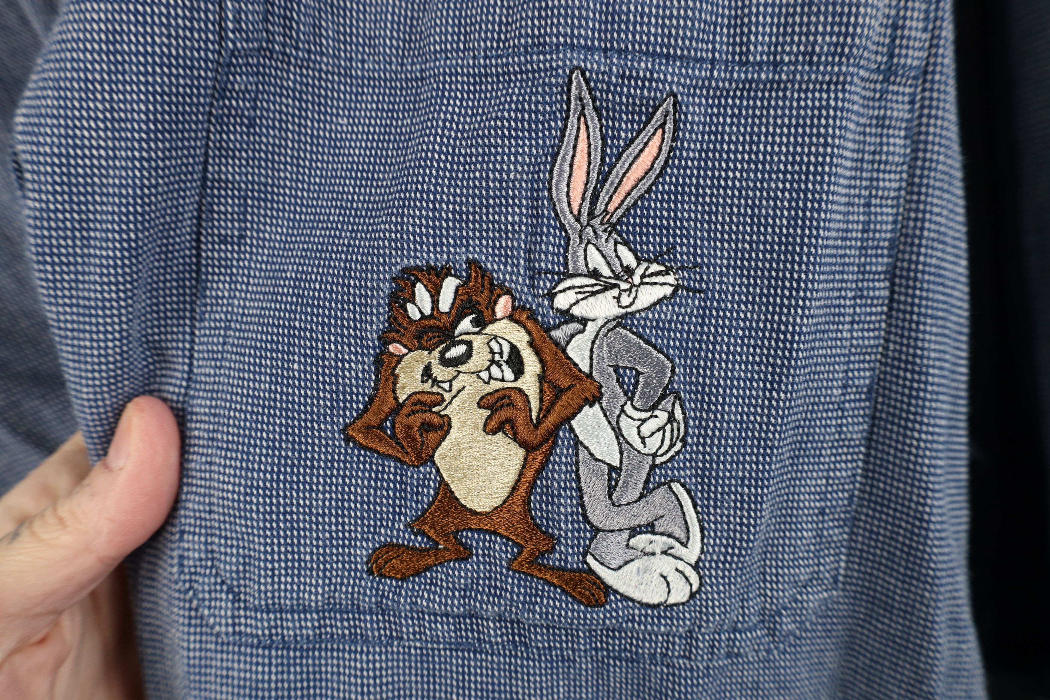 Vintage Vintage 90s Looney Tunes Bugs Bunny Taz Button Shirt Size US XL / EU 56 / 4 - 4 Thumbnail