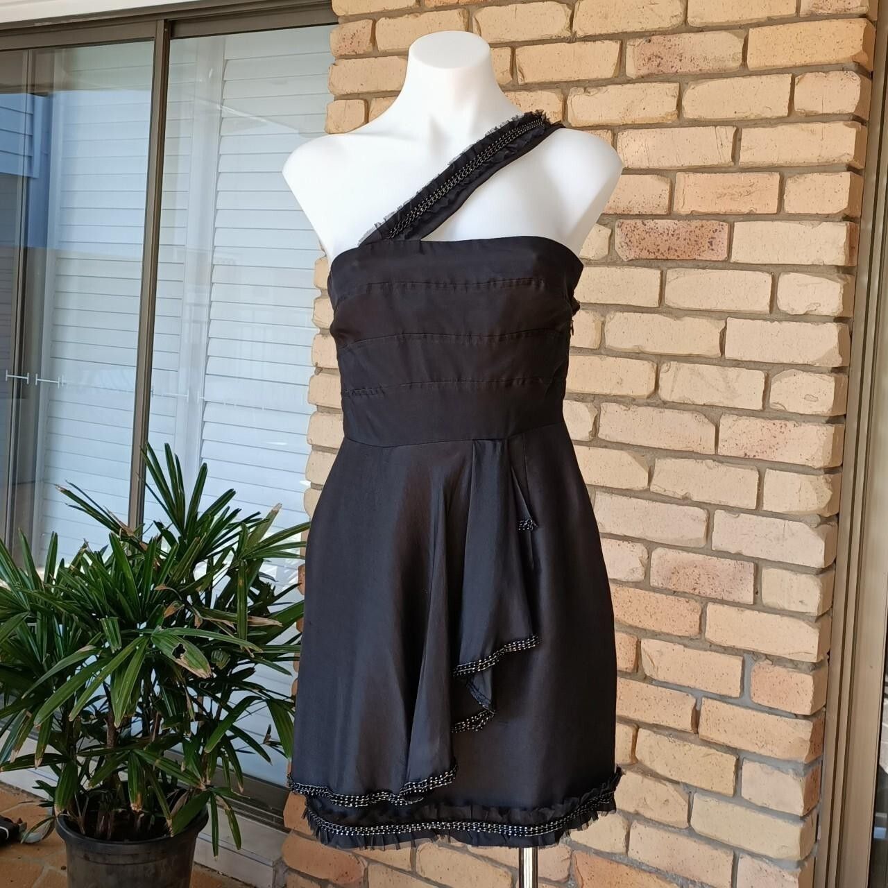 Designer × Rachel Gilbert Rachel Gilbert Silk One Shoulder Mini Dress Embellished Size XS / US 0-2 / IT 36-38 - 1 Thumbnail