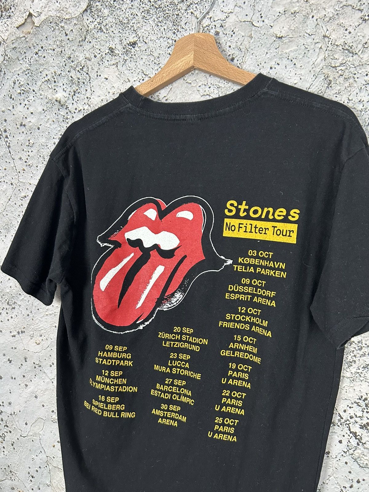 Band Tees Vintage The Rolling Stones Rock Band Tee Tour Graphic Rare Size US L / EU 52-54 / 3 - 4 Thumbnail
