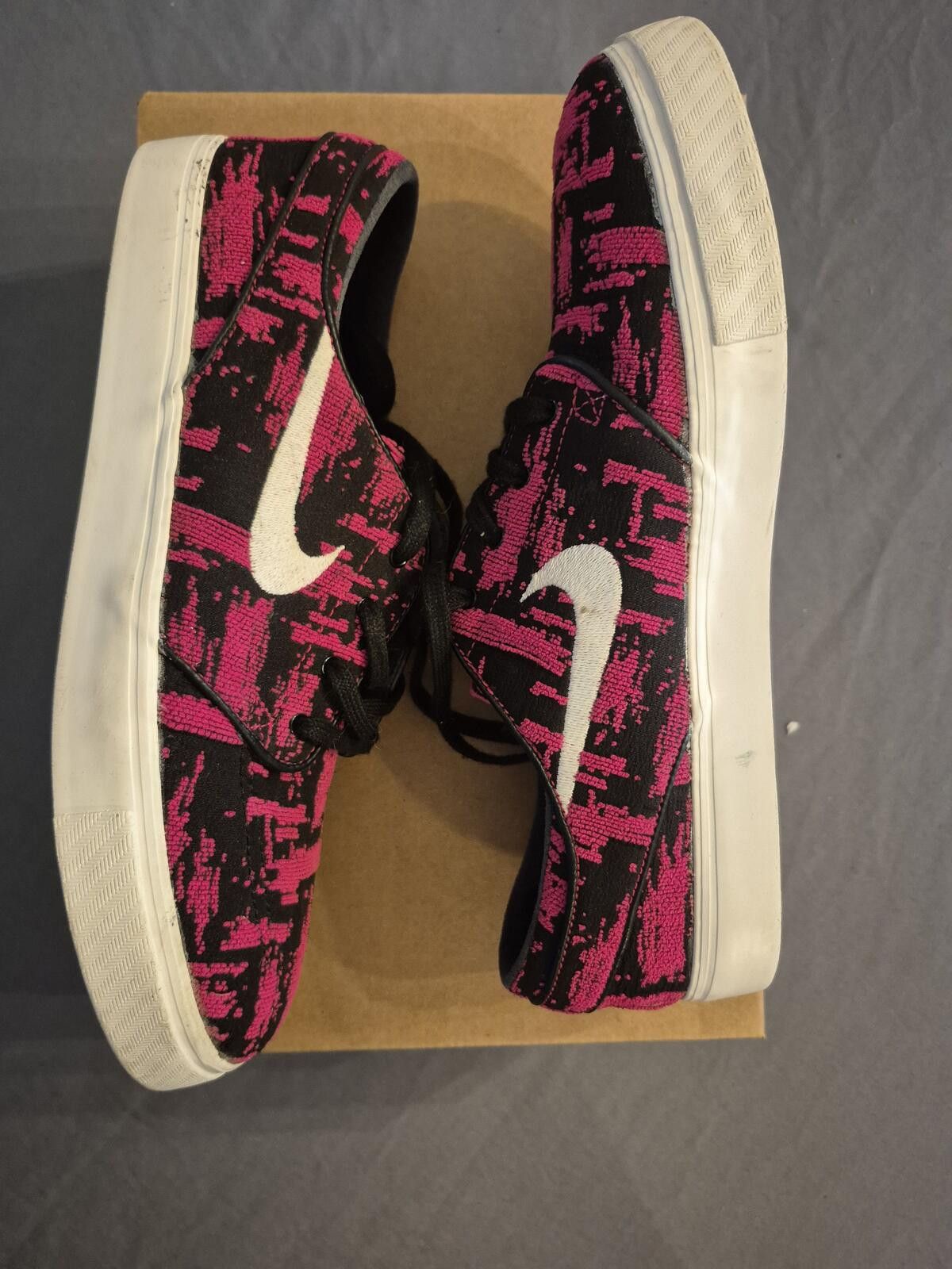Nike Stefan Janoski Pink Tech Camo Size 10.5 Size US 10.5 / EU 43-44 - 1 Thumbnail