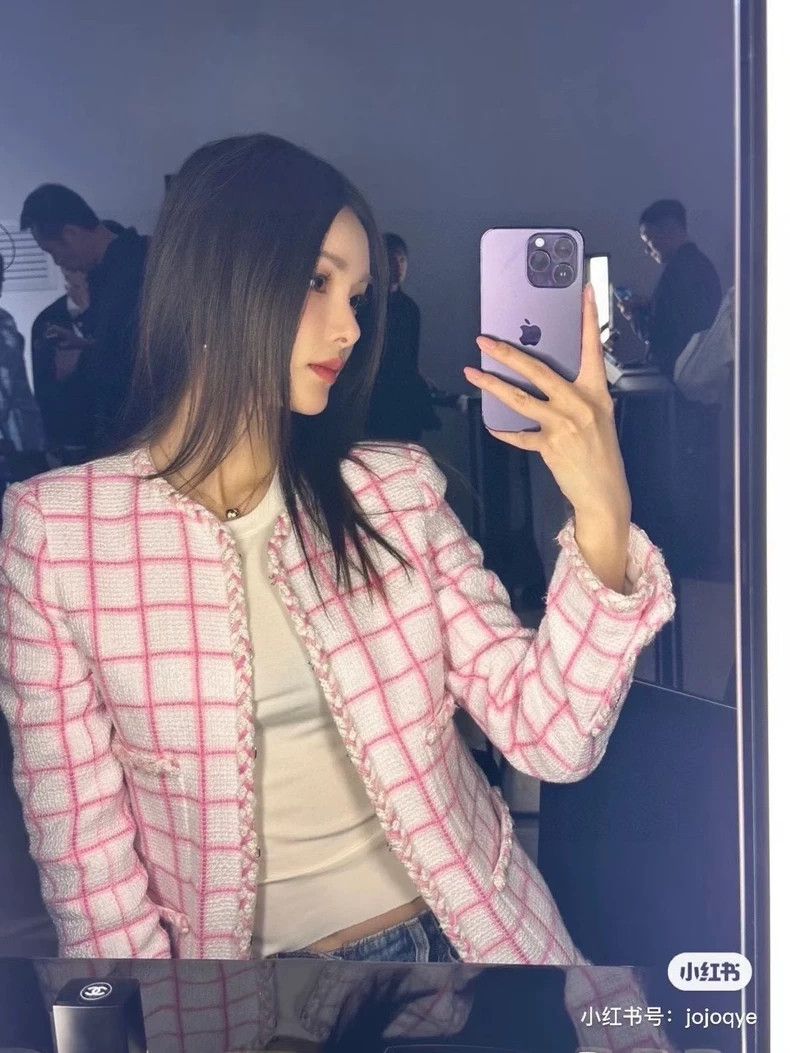 Chanel Chanel 23C pink plaid jacket Size XS / US 0-2 / IT 36-38 - 2 Thumbnail