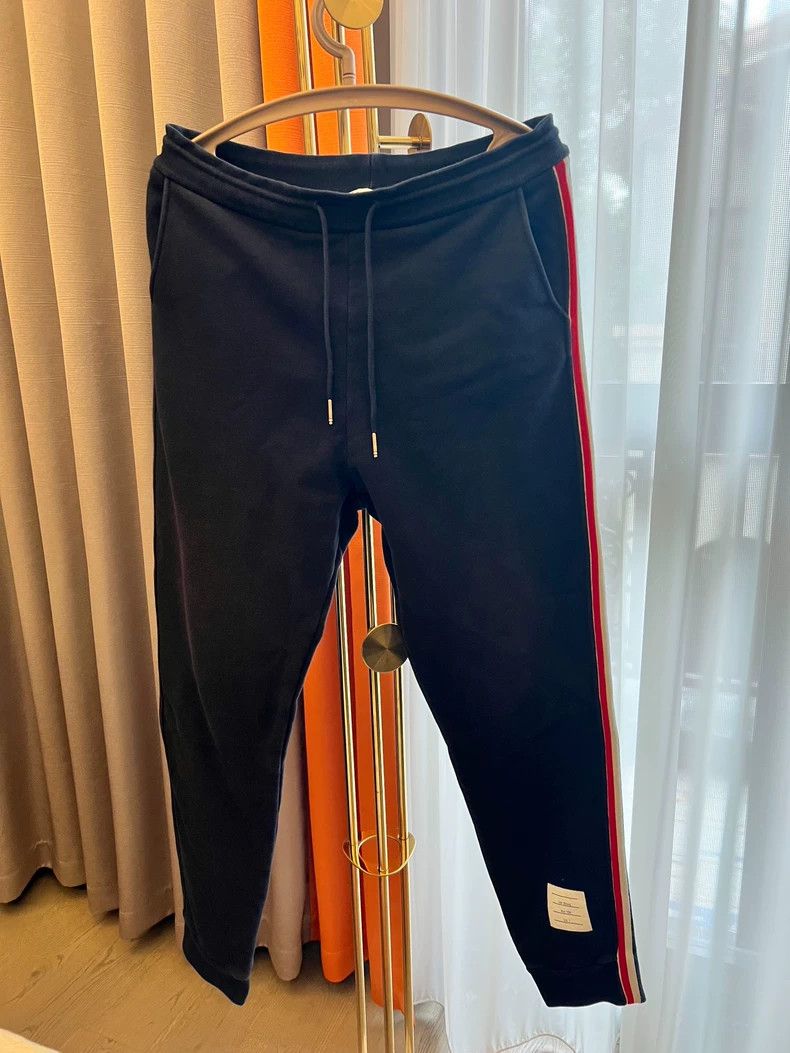 ボトムスその他 THOM BROWNE Dark blue cotton joggers (FJQ001A00535 415) Men's Thom Browne Sweatpants & Joggers | Grailed