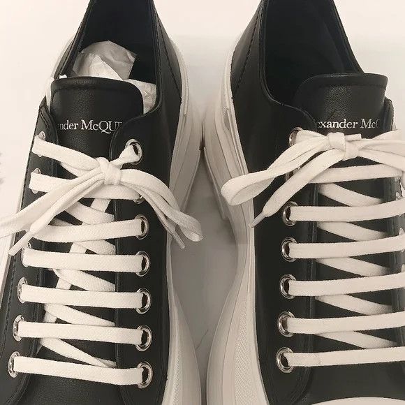 Alexander McQueen Alexander McQueen Tread Slick Low Top Sneakers - EU44.5/US Size US 11.5 / EU 44-45 - 9 Thumbnail