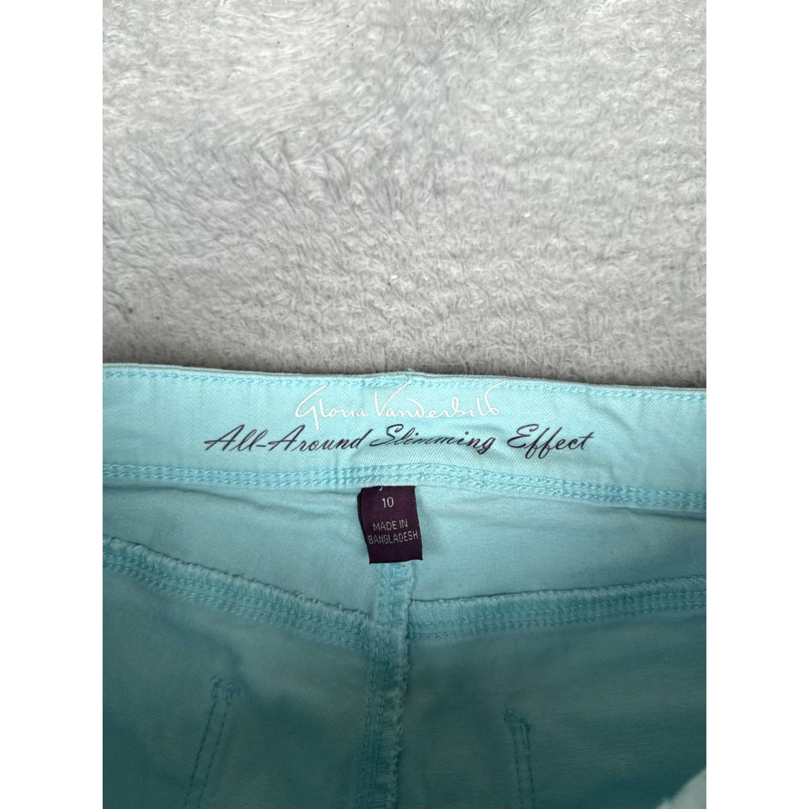 Gloria Vanderbilt Gloria Vanderbilt Jeans Capri Womens 10 Blue Mid Rise Stretch Denim 30x16 Jeans Capri Women Size 10 Blue Mid Rise Stretch Denim Capris Vintage No Size 32" / US 10 / IT 46 - 5 Thumbnail