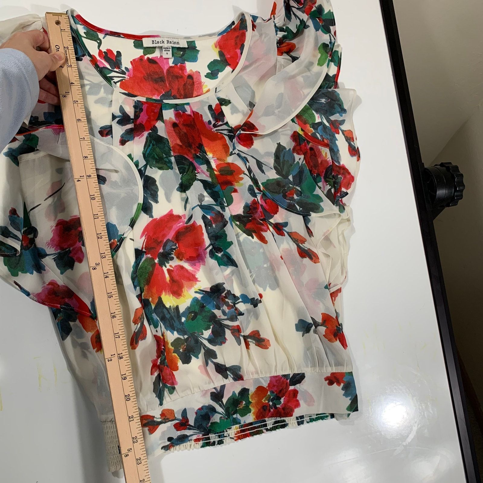 Other Black Rainn Tops Blouse White Floral Chiffon Ruffles Size S / US 4 / IT 40 - 4 Thumbnail
