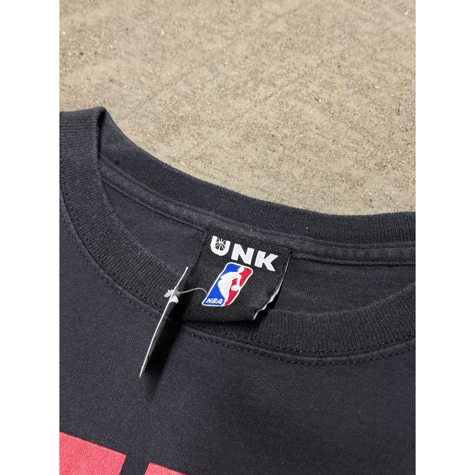 Vintage Vintage Y2K NBA Chicago Bulls Derrick Rose Era T-Shirt Size US L / EU 52-54 / 3 - 3 Thumbnail