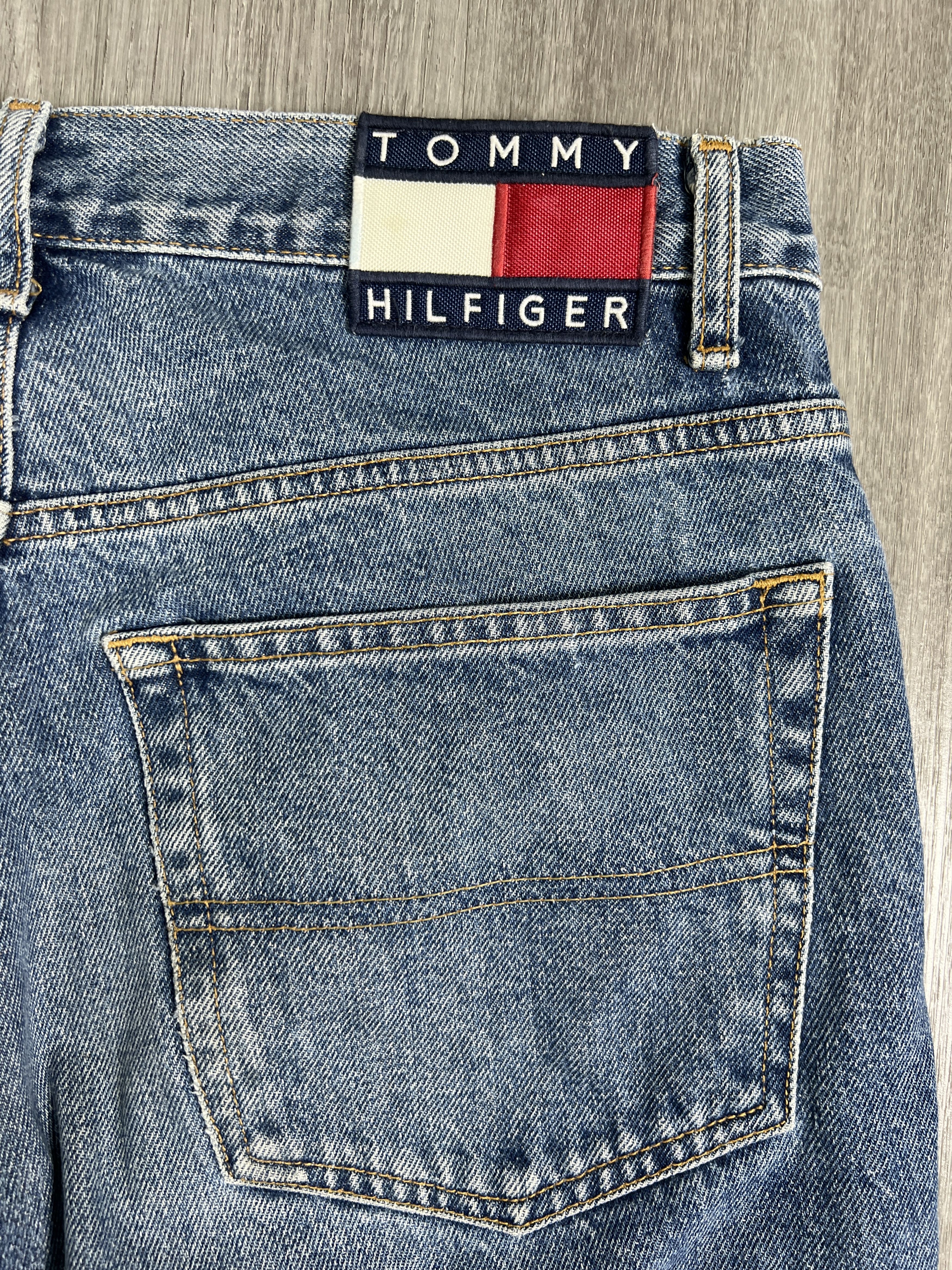 Tommy Hilfiger × Vintage Vintage Tommy Hilfiger Jeans Relaxed Fit Denim JK434 Size US 34 / EU 50 - 2 Thumbnail