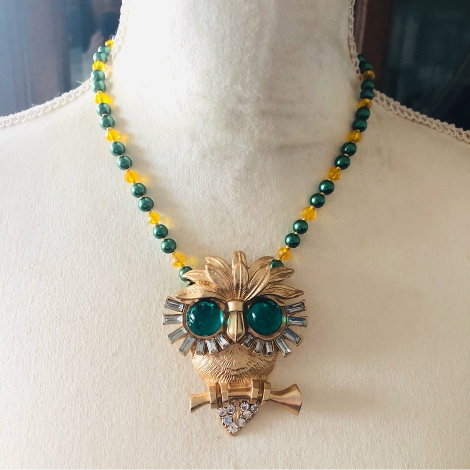 Handmade Handcrafted repurpose emerald eye large owl Pearl necklace Size ONE SIZE - 3 Thumbnail