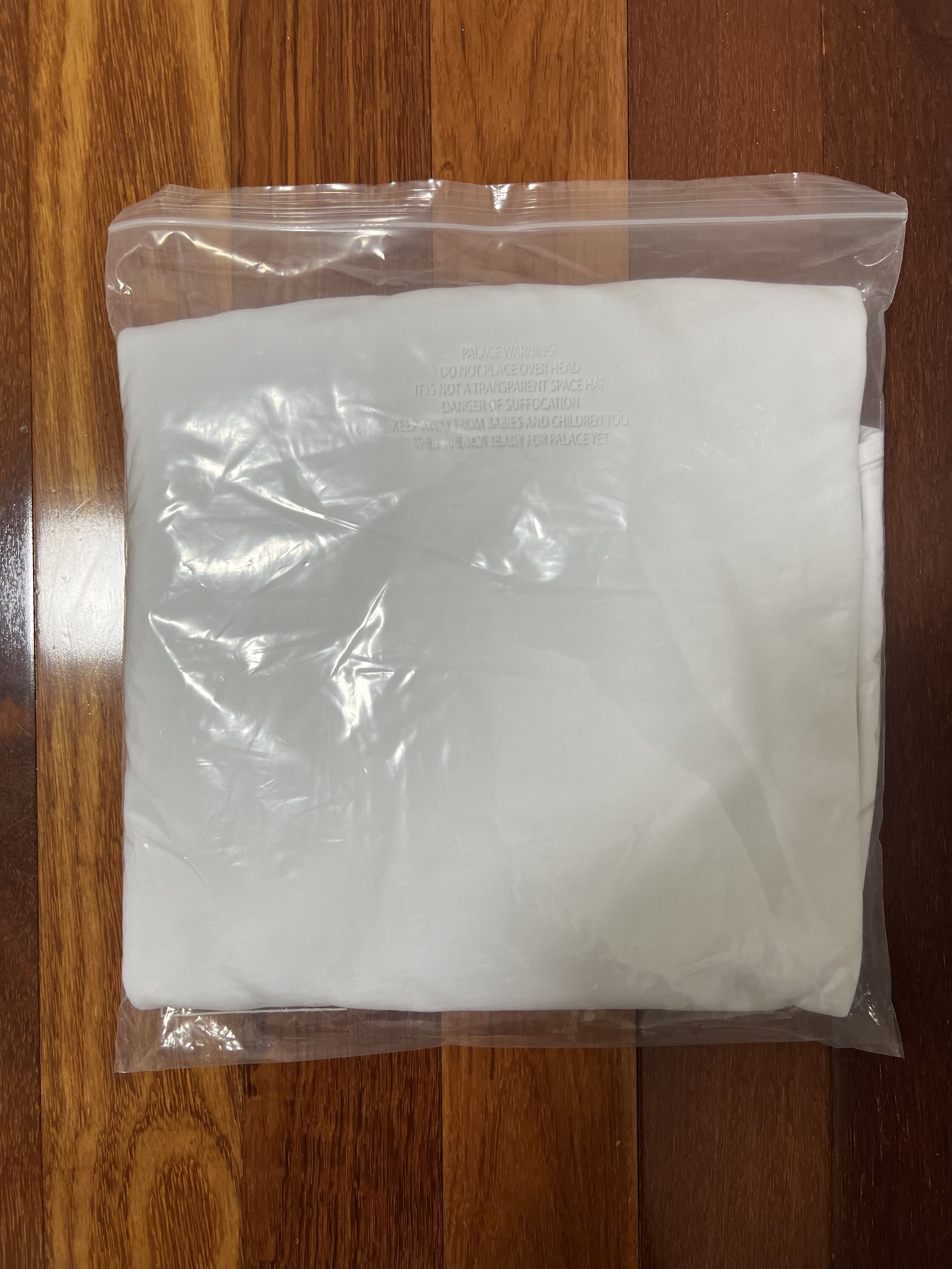 Palace 💚 2019 Palace Split P3 Crew White Medium NEW Size US M / EU 48-50 / 2 - 12 Thumbnail