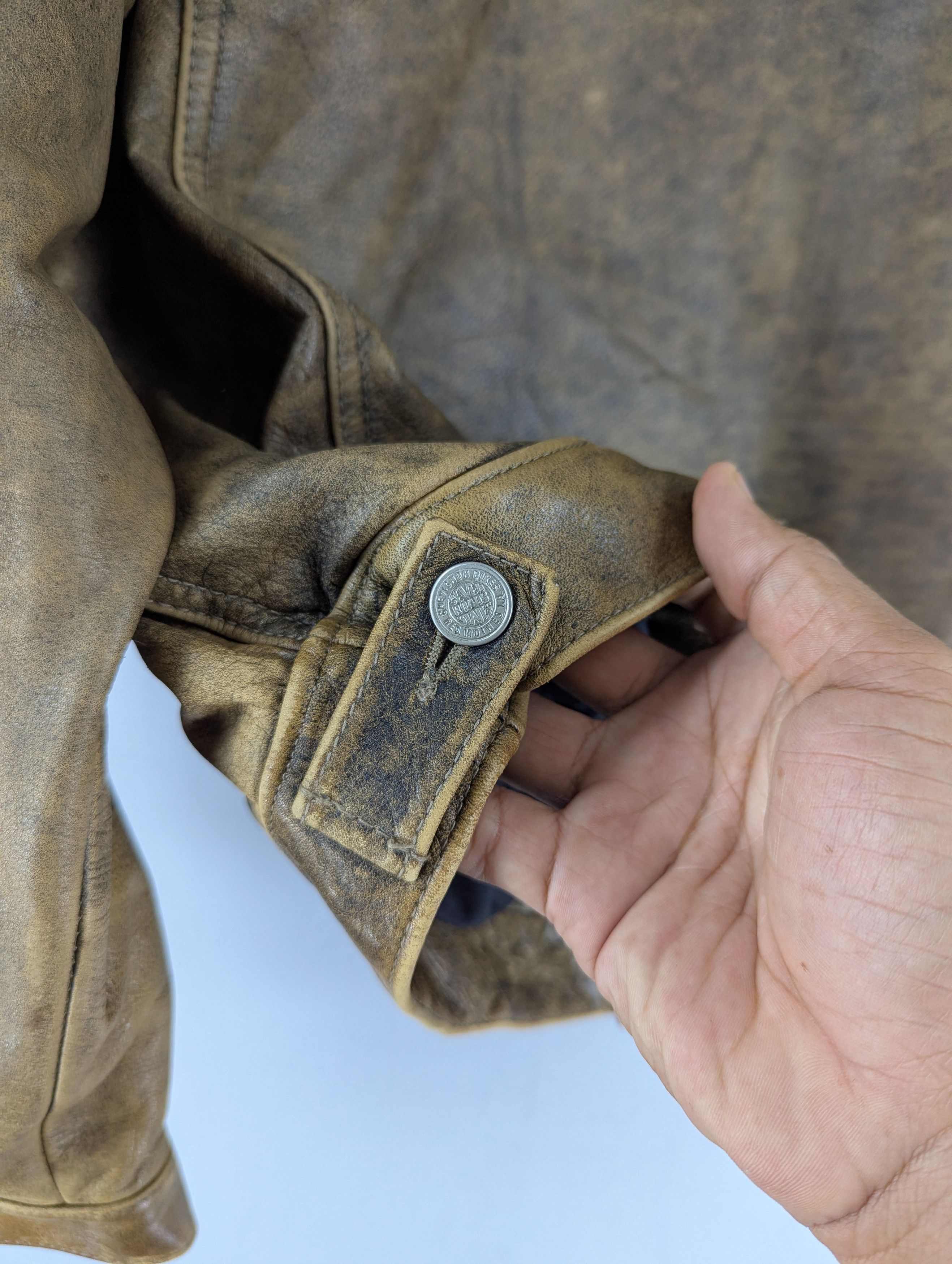 Chevignon Vintage 80s W.R.D Chevignon Patina Distressed Leather Jacket Size US L / EU 52-54 / 3 - 10 Thumbnail