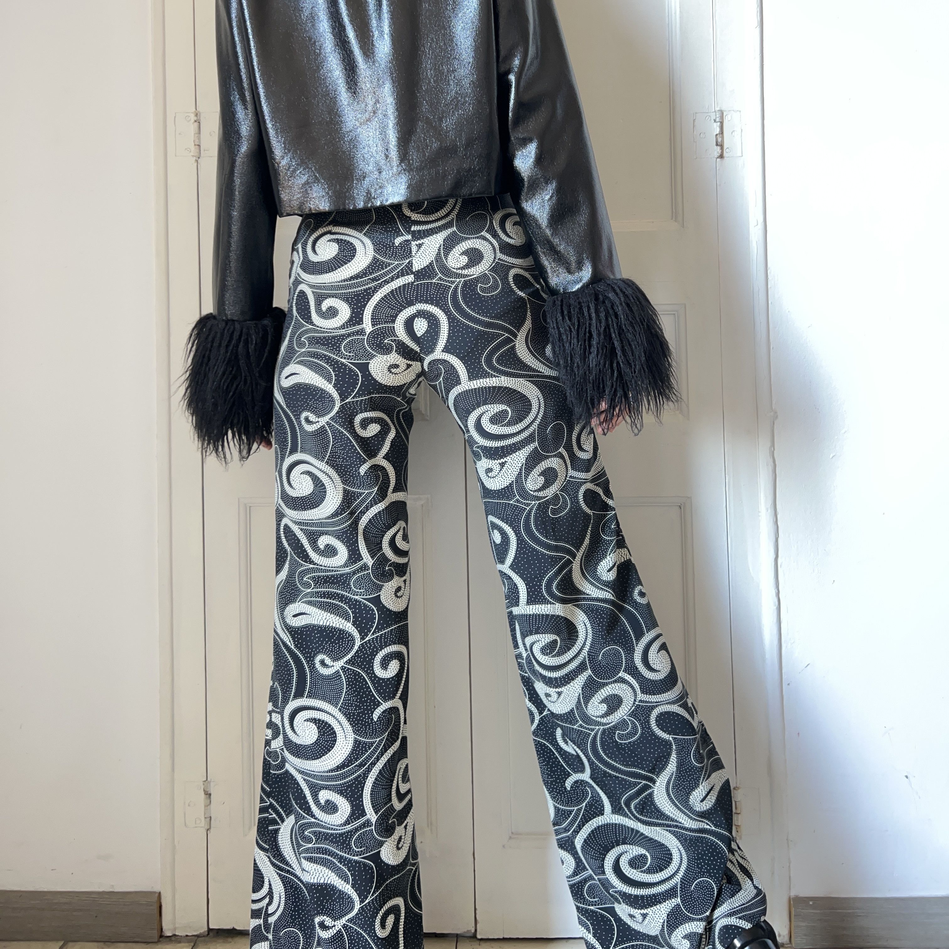 Vintage Vintage Y2k Monochrome Swirl Wide Leg Pants Size 27" / US 4 / IT 40 - 4 Thumbnail