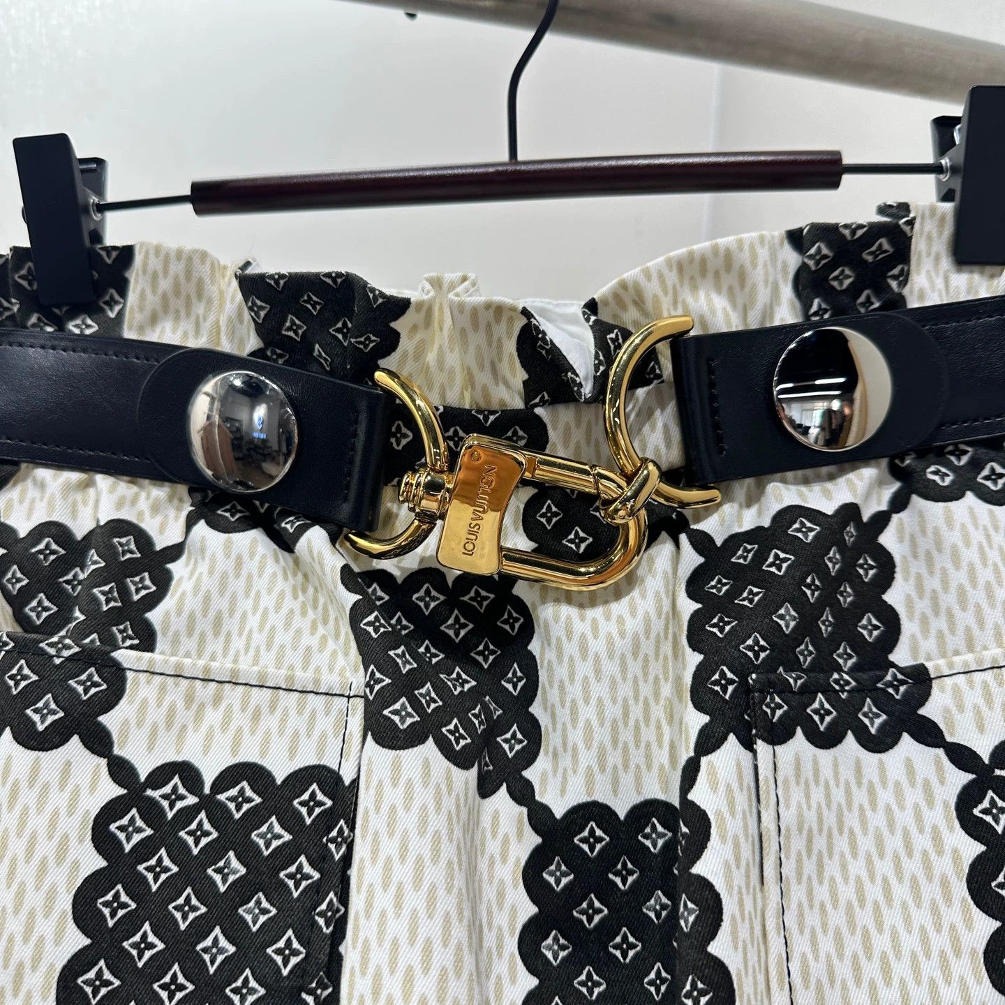 Louis Vuitton LOUIS VUITTON Damier Lock Belted Skirt 36 Cotton Size 26" / US 2 / IT 38 - 6 Thumbnail