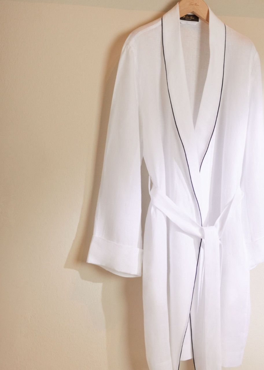Loro Piana o1srvl11e0624 Size: OS FAL1440 Petite Nevada Robe in White Size ONE SIZE - 2 Thumbnail