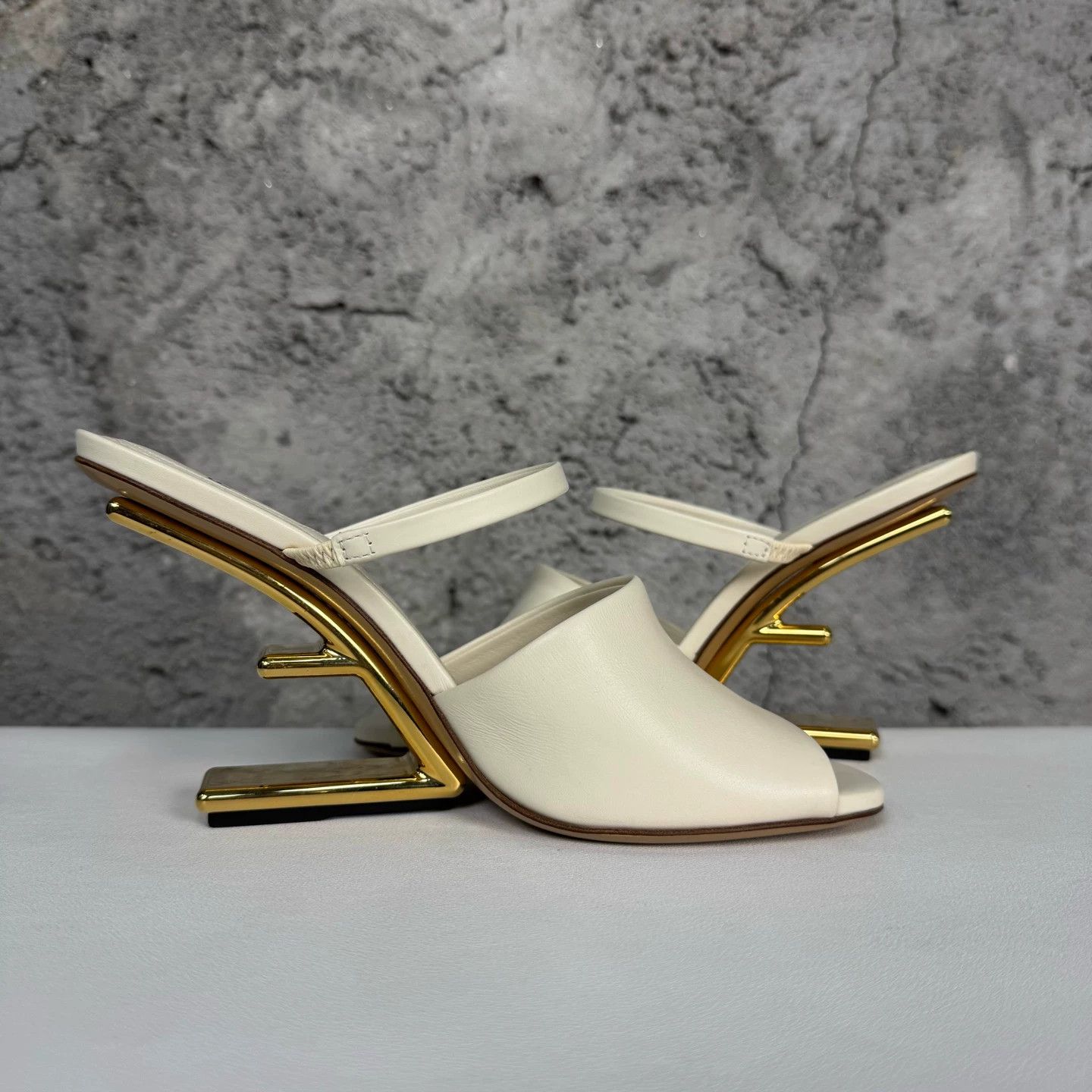 Fendi Fendi Women's High Heel Sandal New Size 37 Size US 6.5 / IT 36.5 - 5 Thumbnail