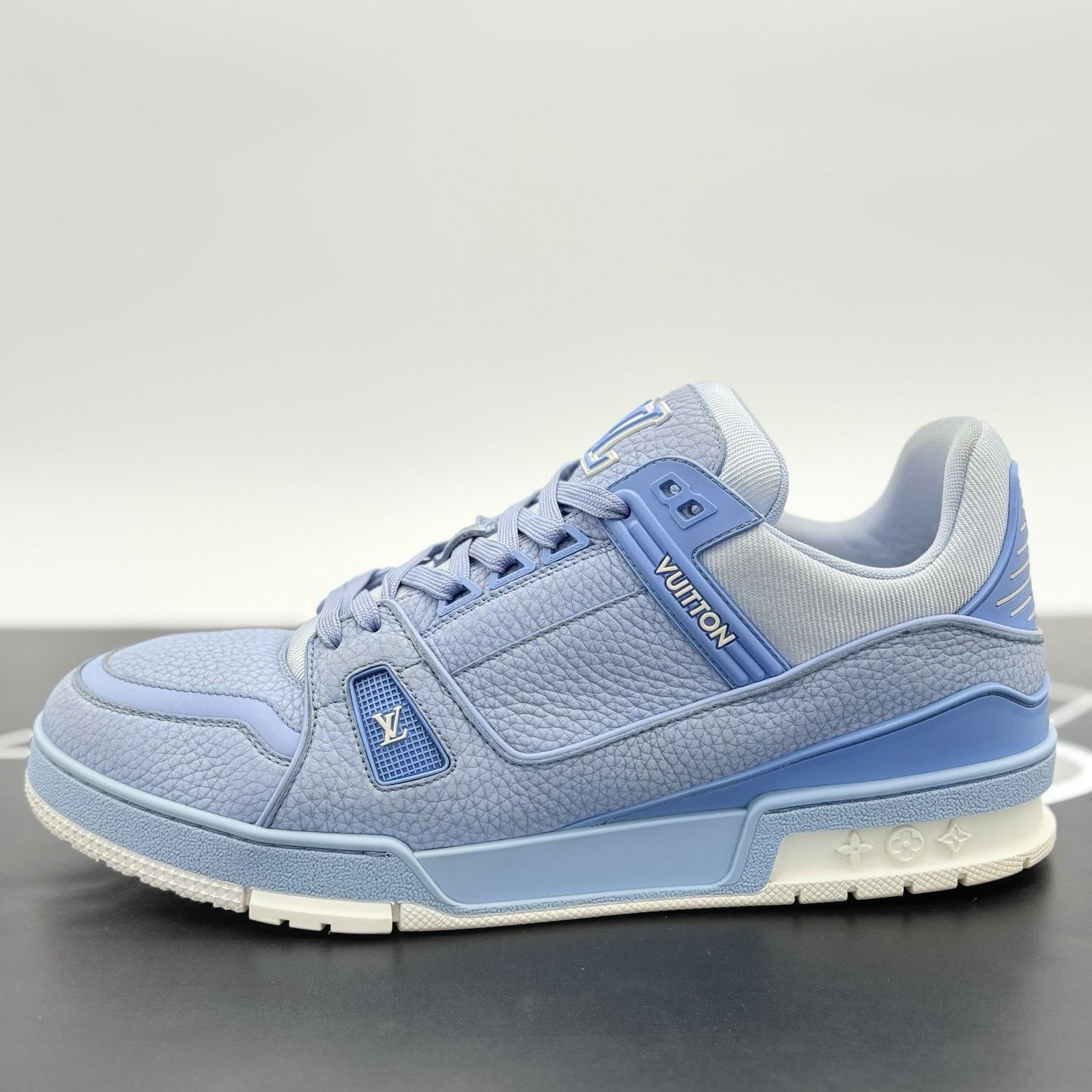 Louis Vuitton Louis Vuitton Trainer ' Light Blue White ' | GREAT COND! Size US 12.5 / EU 45-46 - 8 Thumbnail