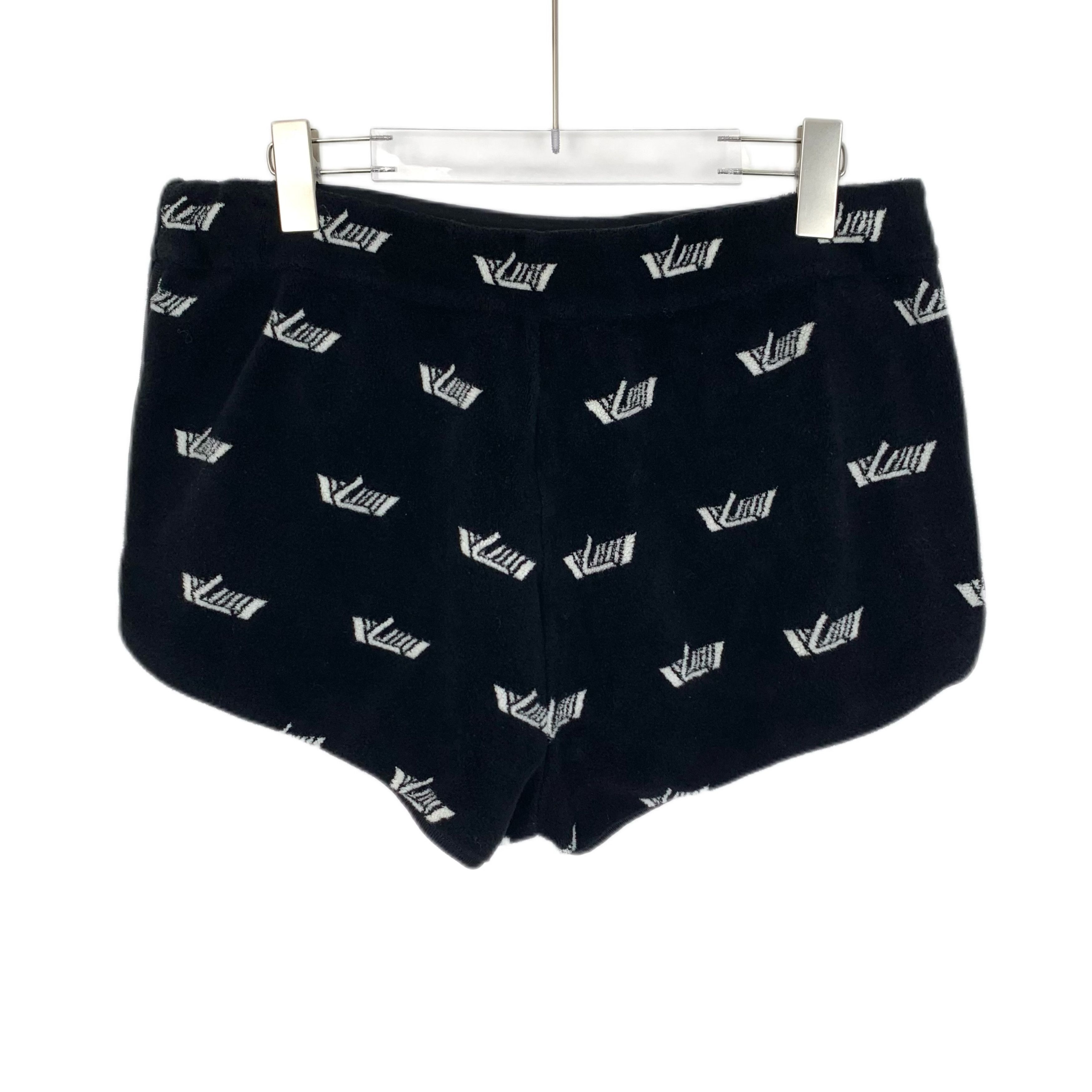 Louis Vuitton Louis Vuitton Black Monogram Terrycloth Zippered Shorts Size 30" / US 8 / IT 44 - 2 Thumbnail