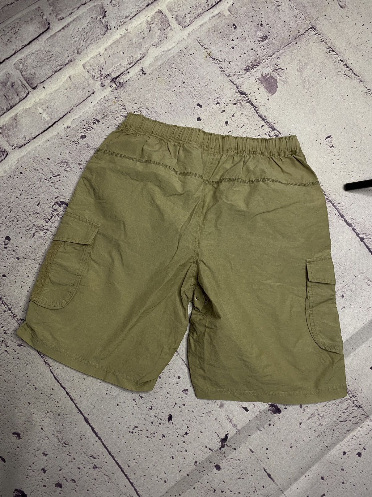Nike MENS Nike Cargo Swoosh Tab Logo Shorts All Nude vintage Size US 34 / EU 50 - 2 Thumbnail