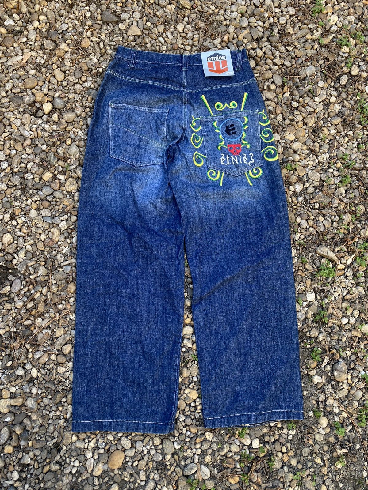 Etnies Vintage Etnies Skull Embroidered Logo Baggy Jeans Size US 33 - 1 Thumbnail