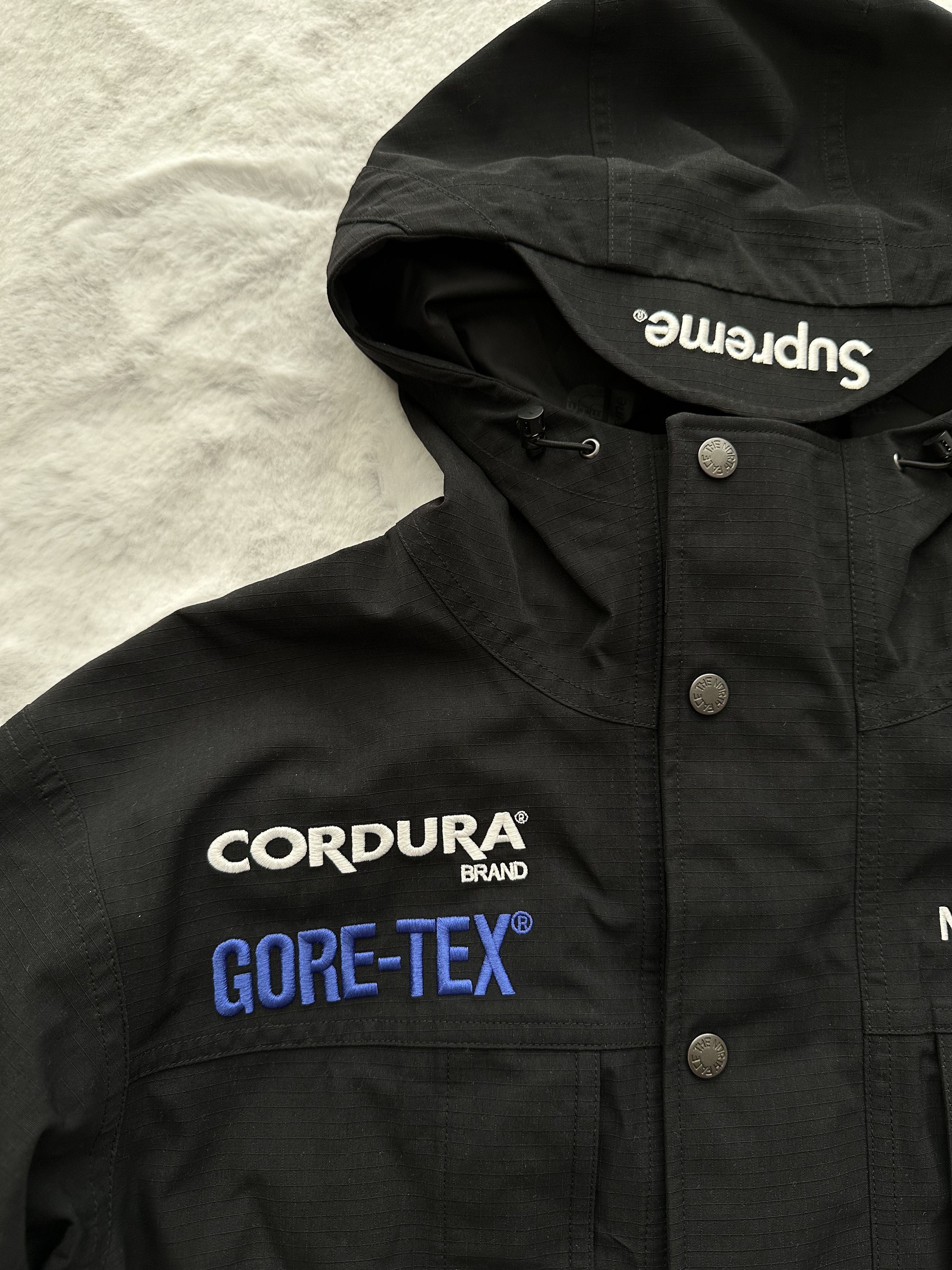 Supreme x The North Face Expedition Jacket