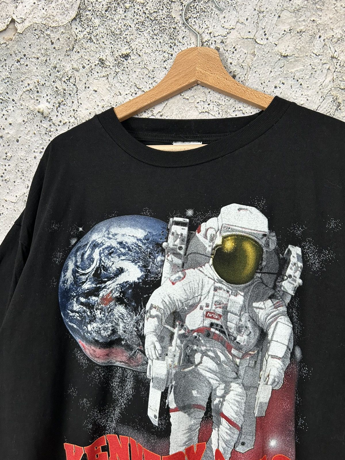 NASA Vintage Kennedy Space Center NASA 90s Graphic Tee Rare Size US XXL / EU 58 / 5 - 3 Thumbnail