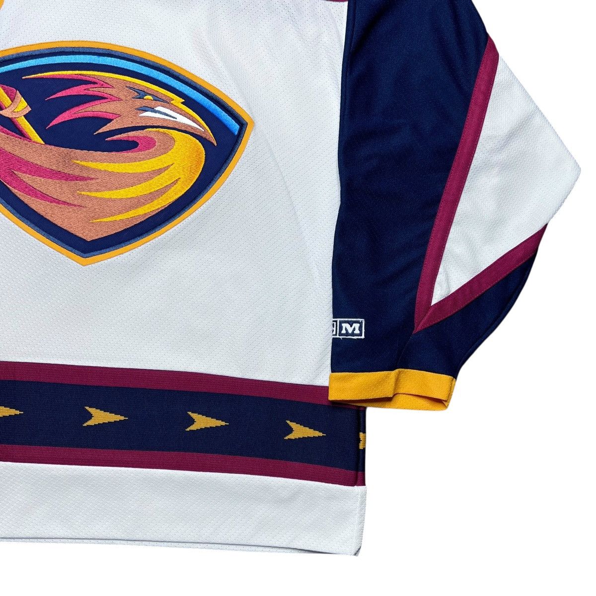 Ccm Vintage NHL Atlanta Thrashers CCM Men’s Hockey Jersey Sz M Size US M / EU 48-50 / 2 - 17 Thumbnail