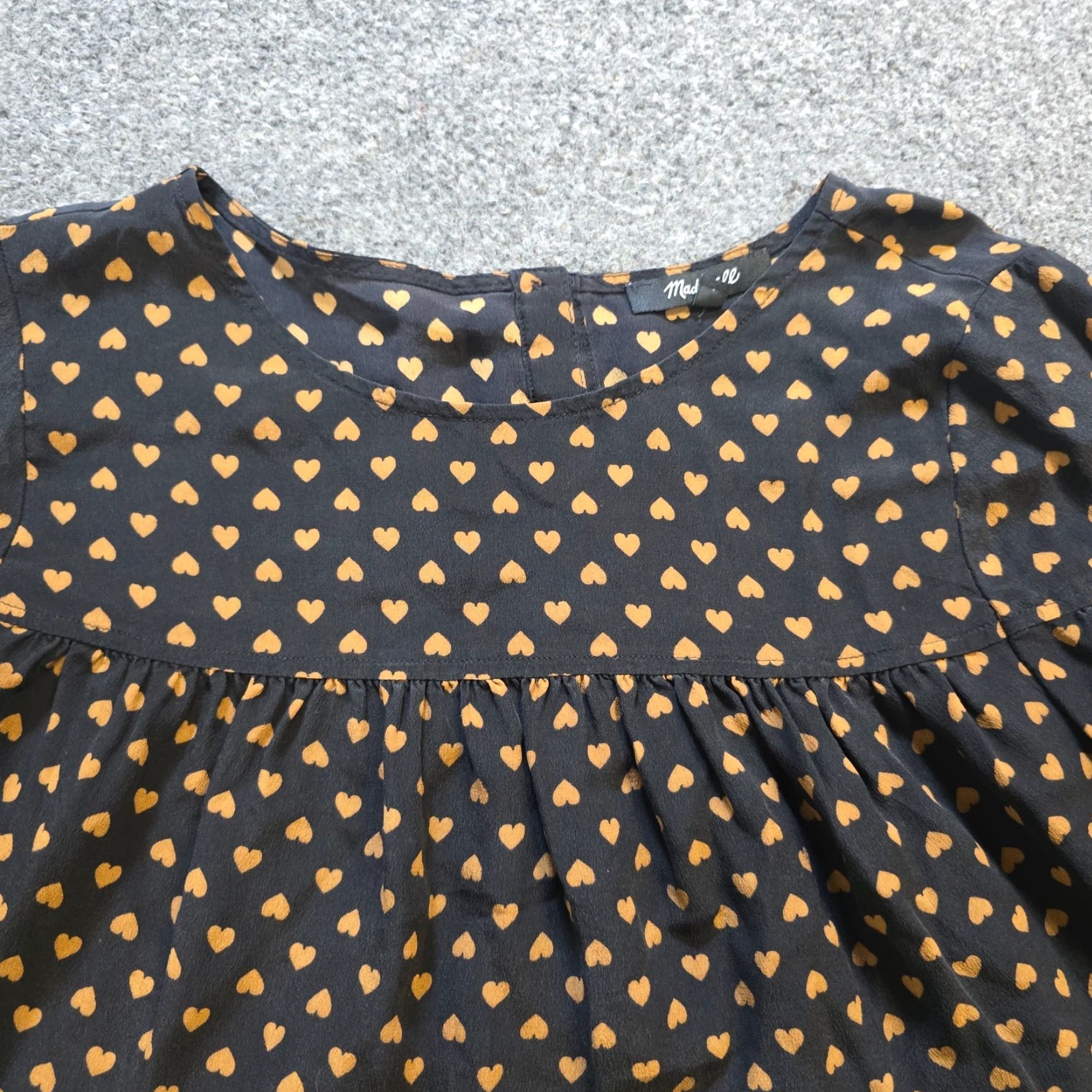 Madewell Madewell Top Womens XS Black Beige Hearts Silk Tiered Lightweight Casual Shirt Bell Sleeve Round Neck Pullover Regular Lightweight Blouse Women Size XS / US 0-2 / IT 36-38 - 2 Thumbnail