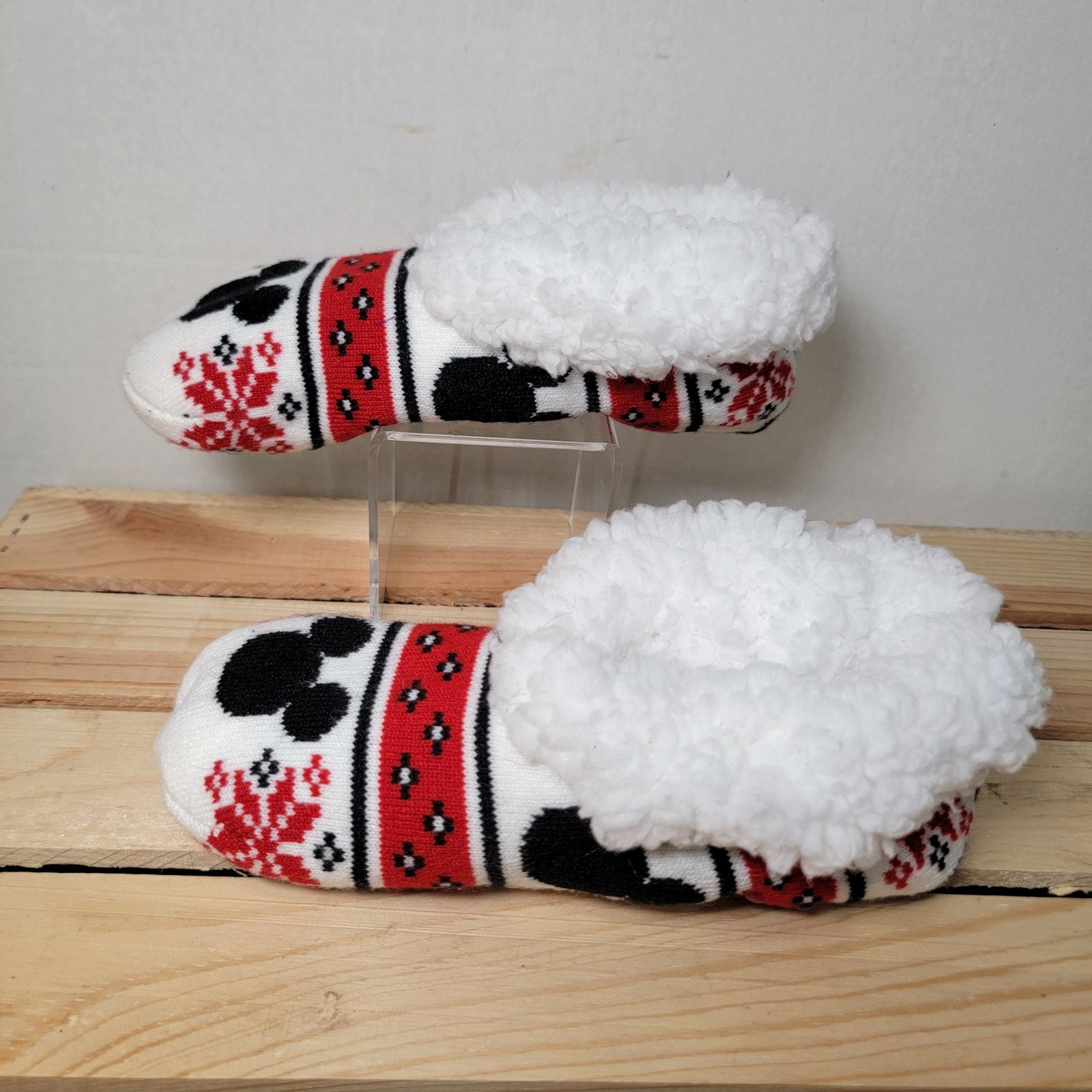 Disney Disney Red and White Sherpa Lined Booties w/ Sole Grips Size US 5.5 / IT 35.5 - 2 Thumbnail