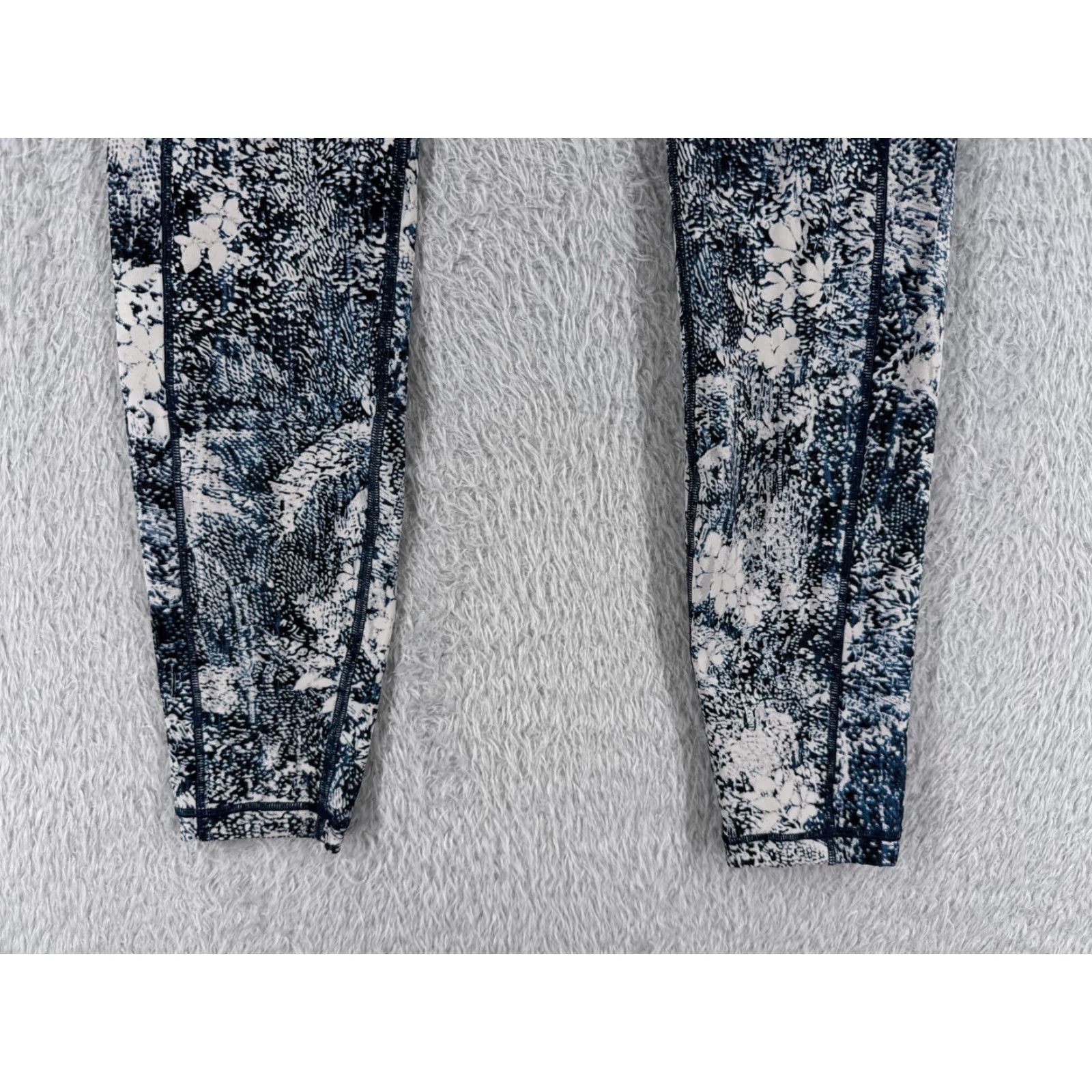 Lululemon Lululemon Women's Speed Up Tight Pants Full On Luxtreme 6 Blue White Floral 28" Yoga Activewear Size 28" / US 6 / IT 42 - 2 Thumbnail