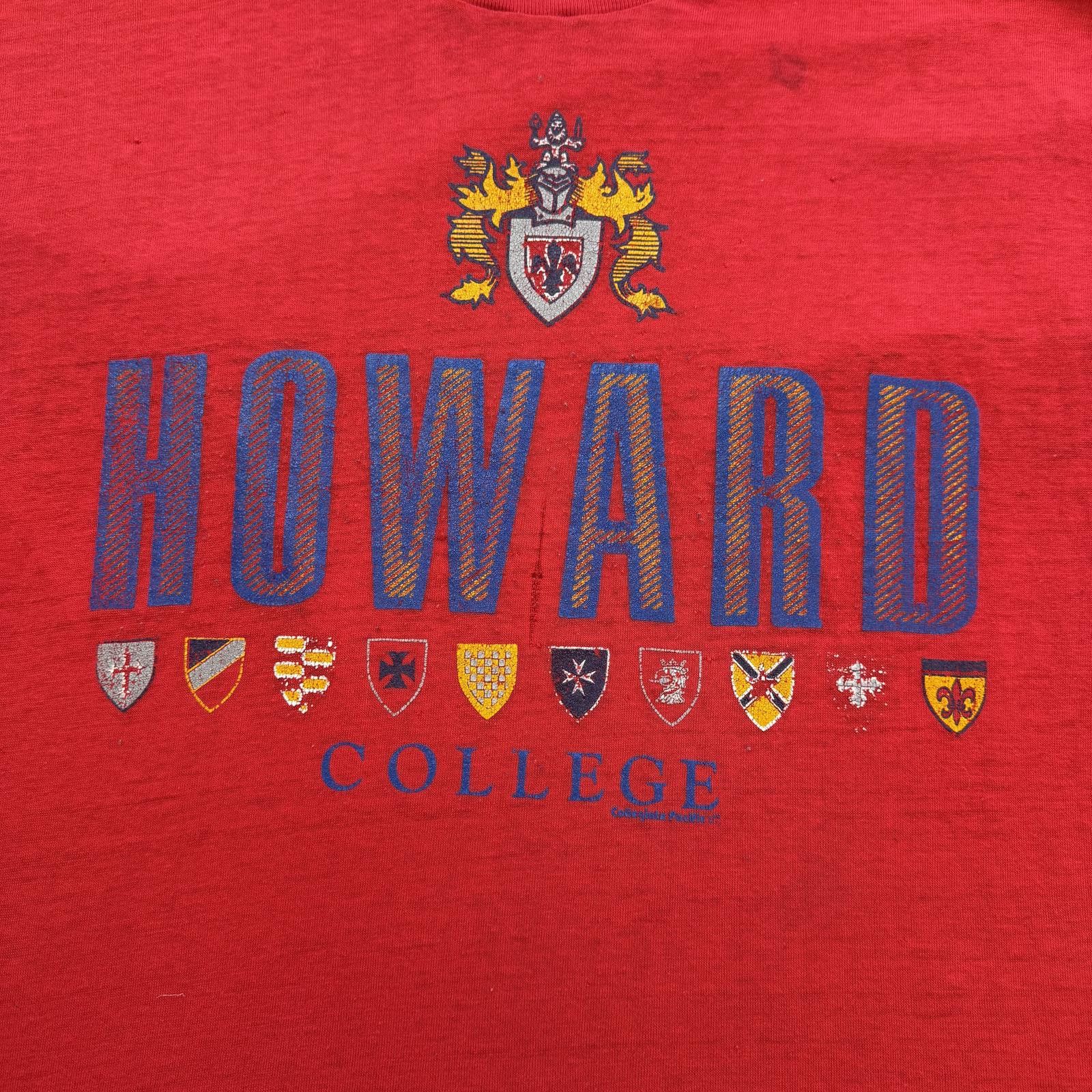Other Vintage Howard College 90s T Shirt Red Single Stitch Fade Size US S / EU 44-46 / 1 - 5 Thumbnail